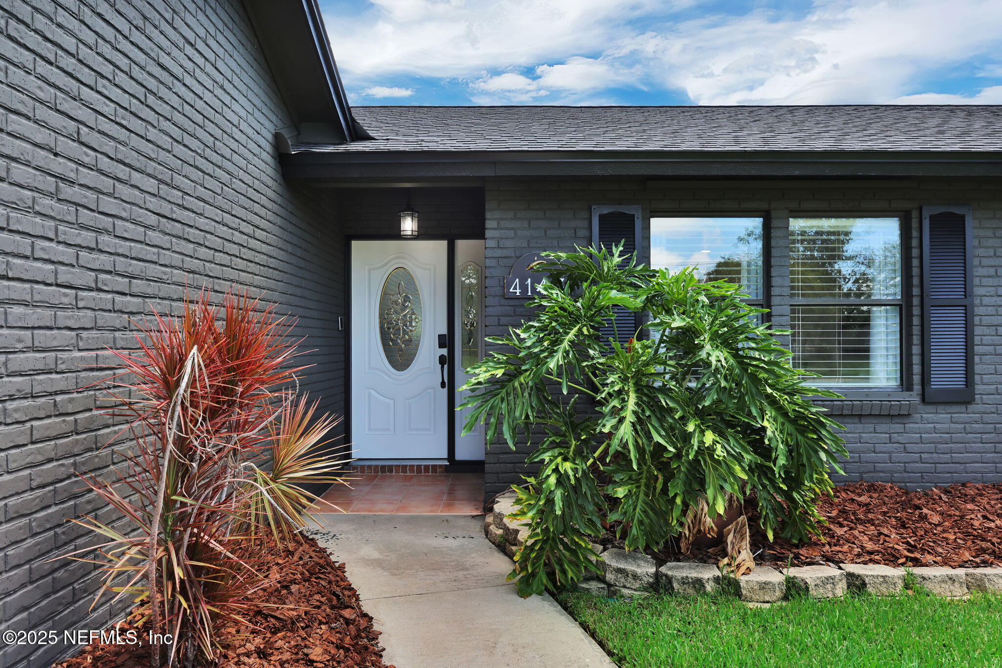 4143 SEABREEZE Drive