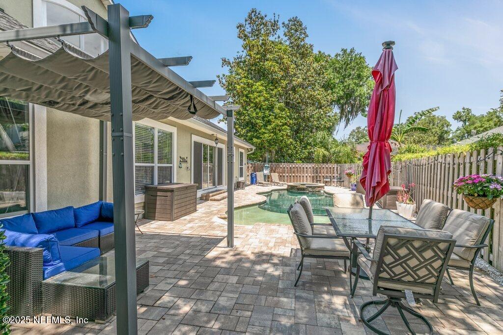 2918 GRANDE OAKS Way