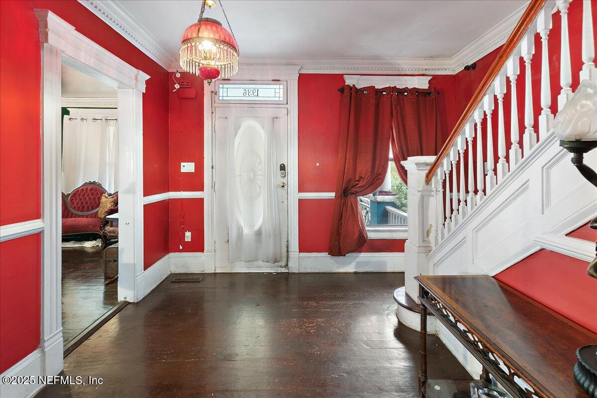 1936 N MARKET Street