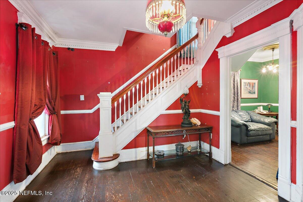 1936 N MARKET Street