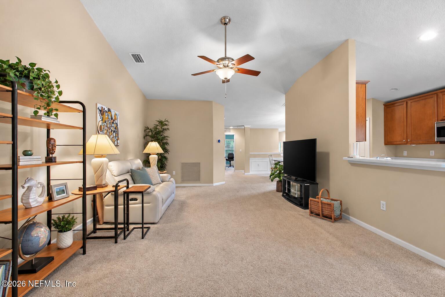 8555 LITTLE SWIFT Circle 32A