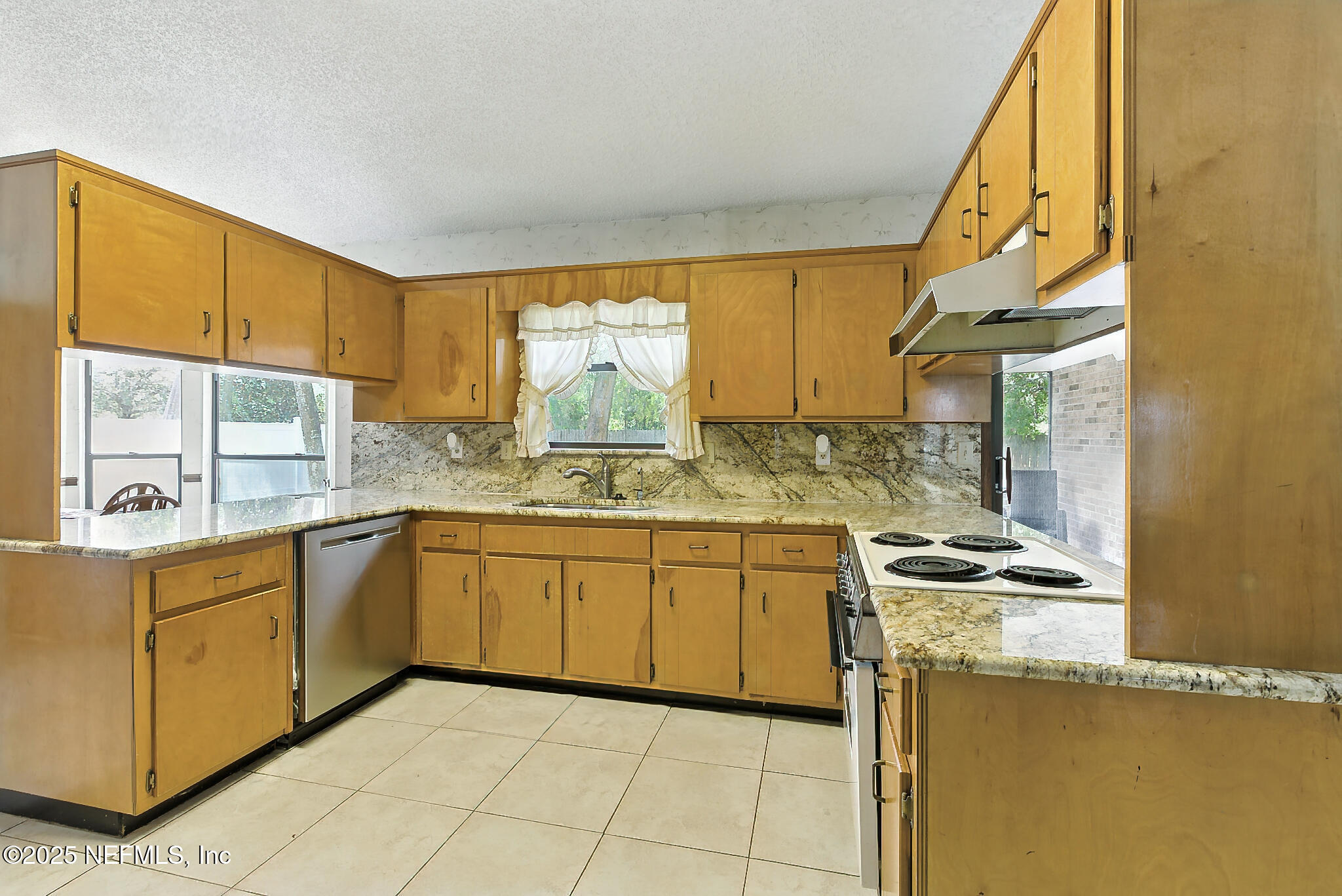 440 SEGOVIA Drive