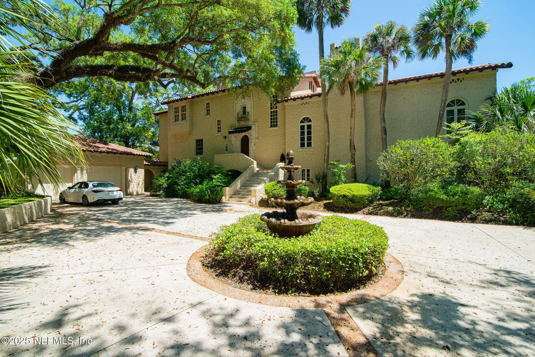 Jacksonville, Florida 32205, United States, 5 Bedrooms Bedrooms, ,6 BathroomsBathrooms,Residential,Active,112448