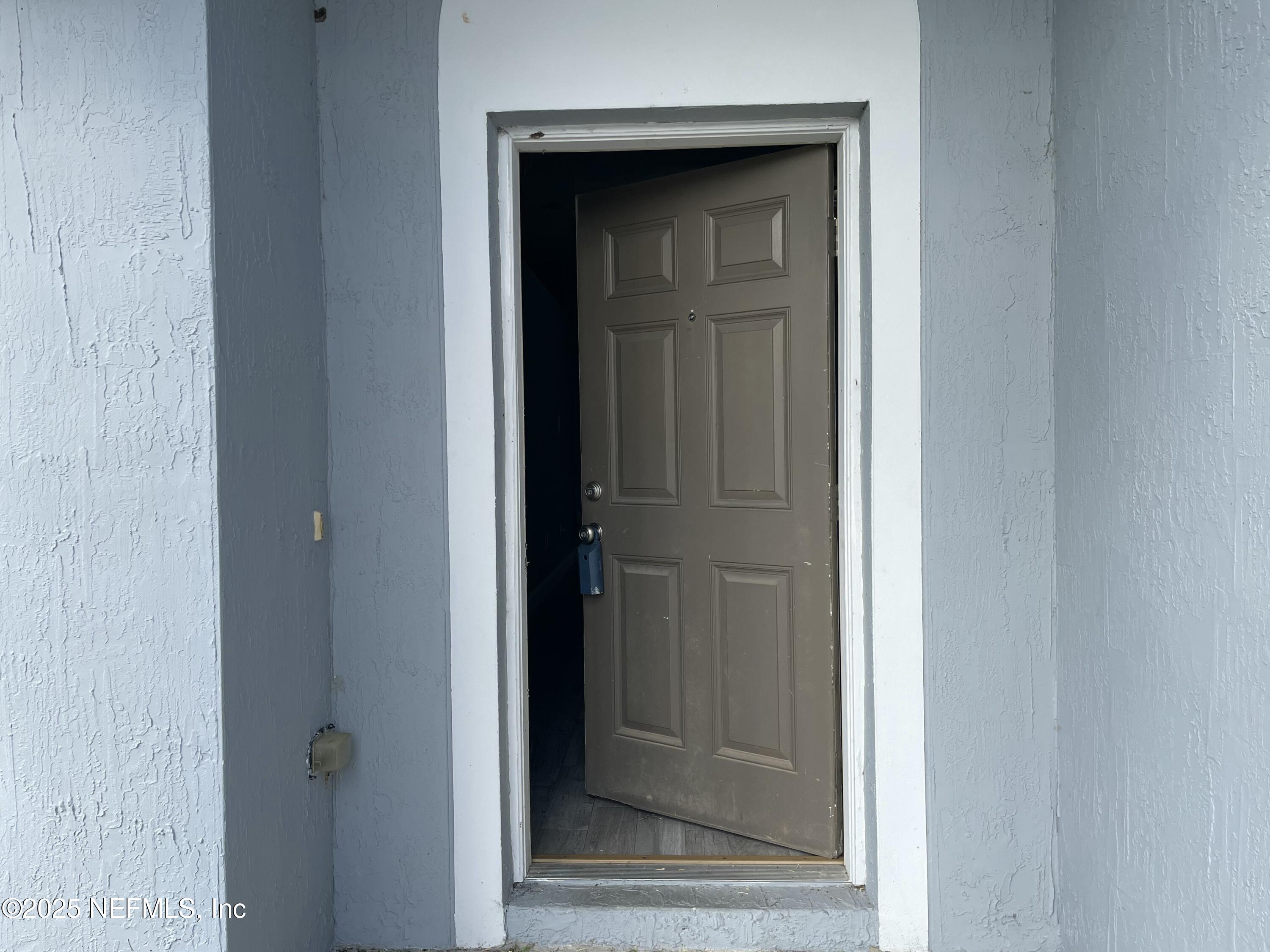 5569 LAFAYETTE PARK Drive N