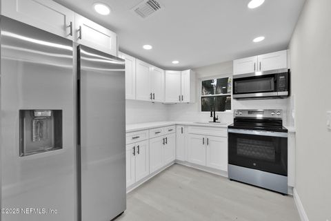 5807 CASTELLANO Avenue Jacksonville FL 32208