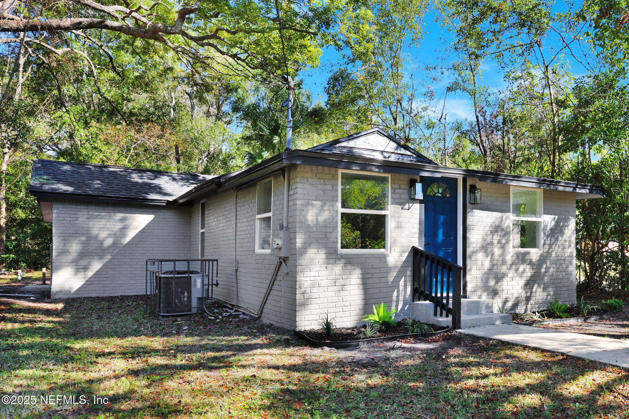 5807 CASTELLANO Avenue