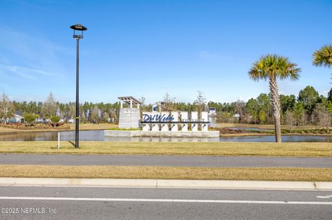 A home in Yulee