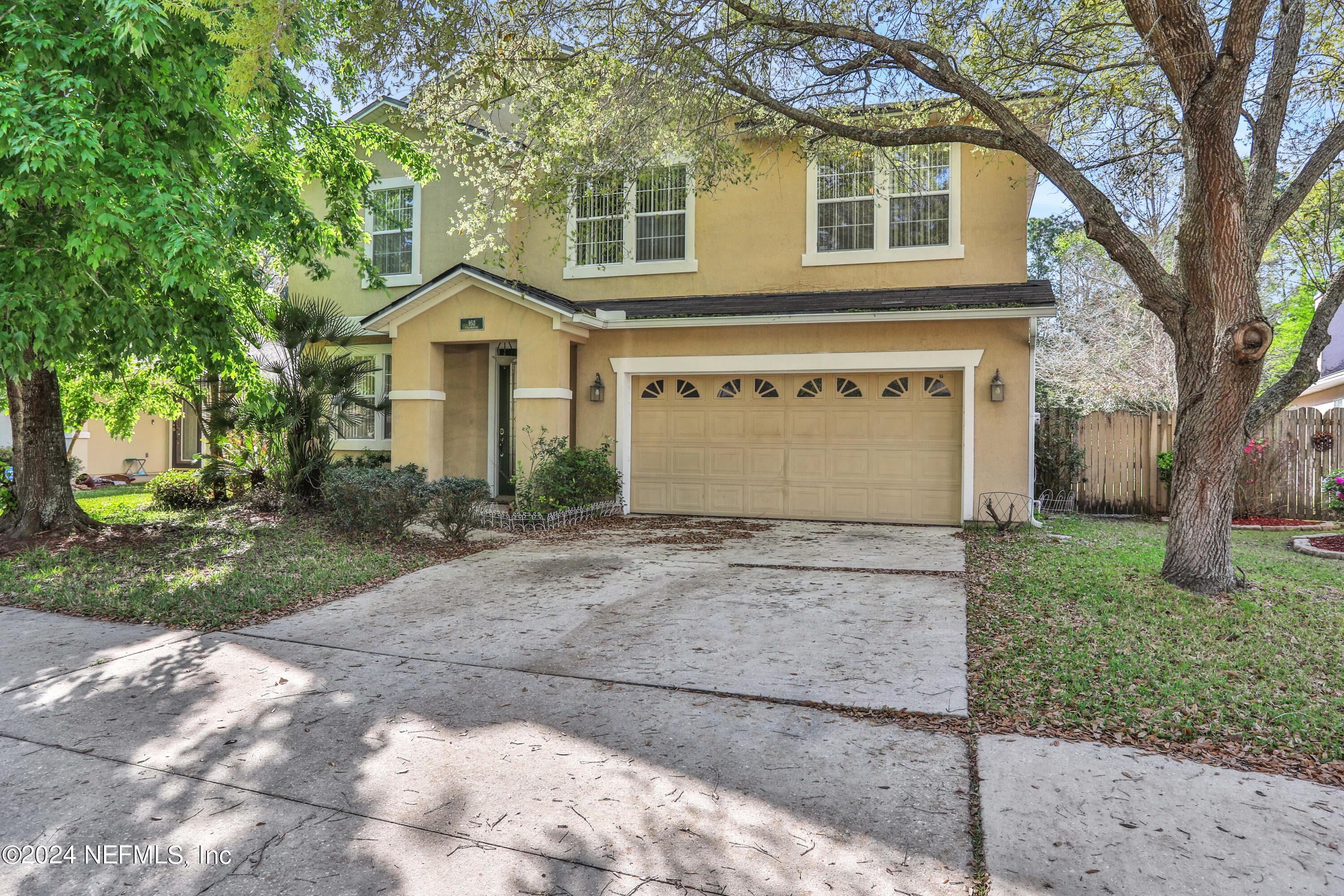 Jacksonville, FL home for sale located at 952 Collinswood Drive W, Jacksonville, FL 32225