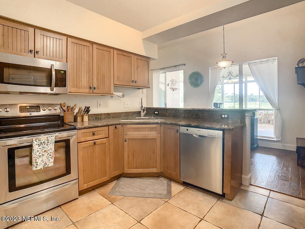 Photo 10 of 37 of 1149 LAKE PARKE Drive house