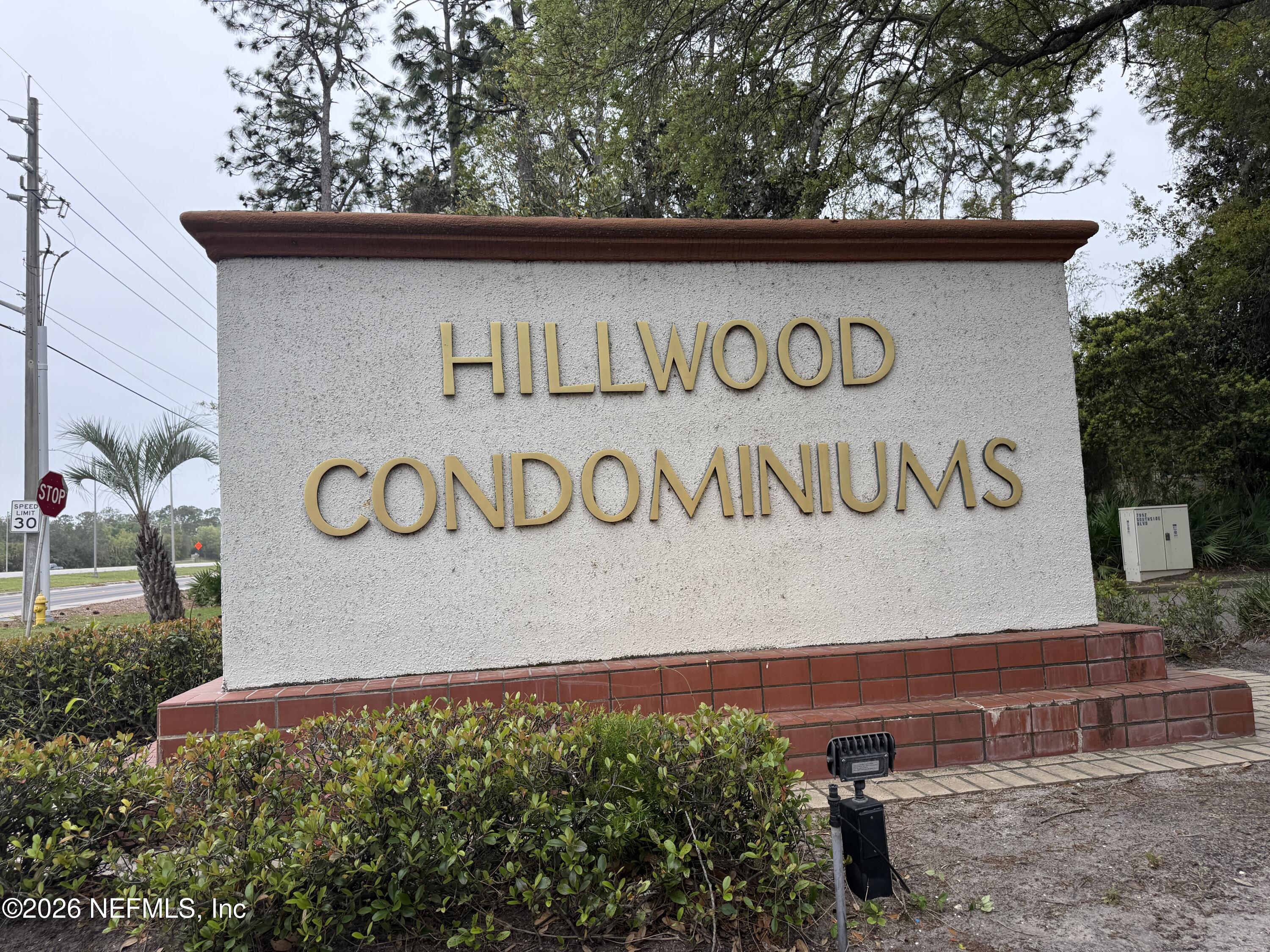 1102 WOOD HILL Place 1102