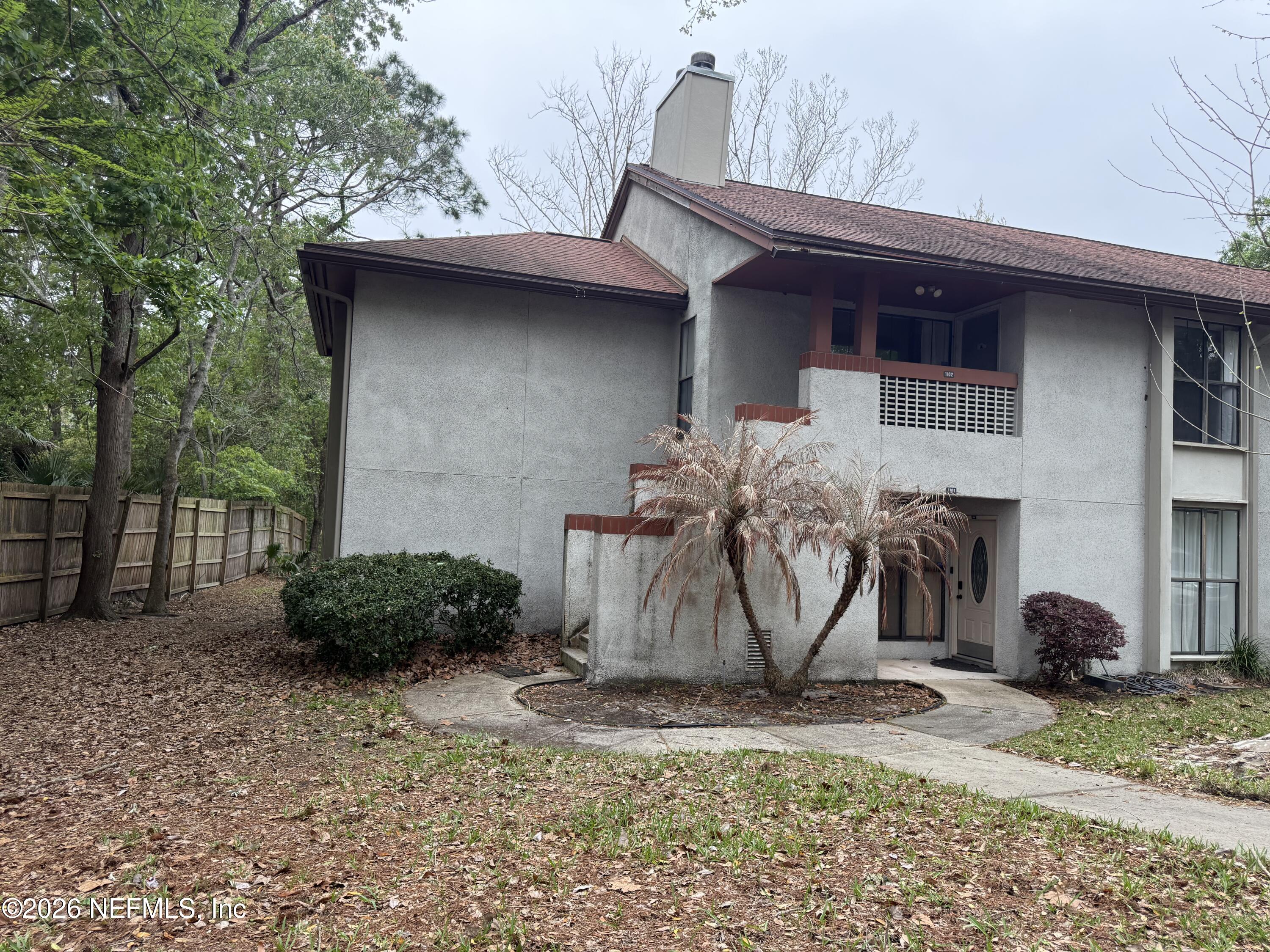 1102 WOOD HILL Place 1102