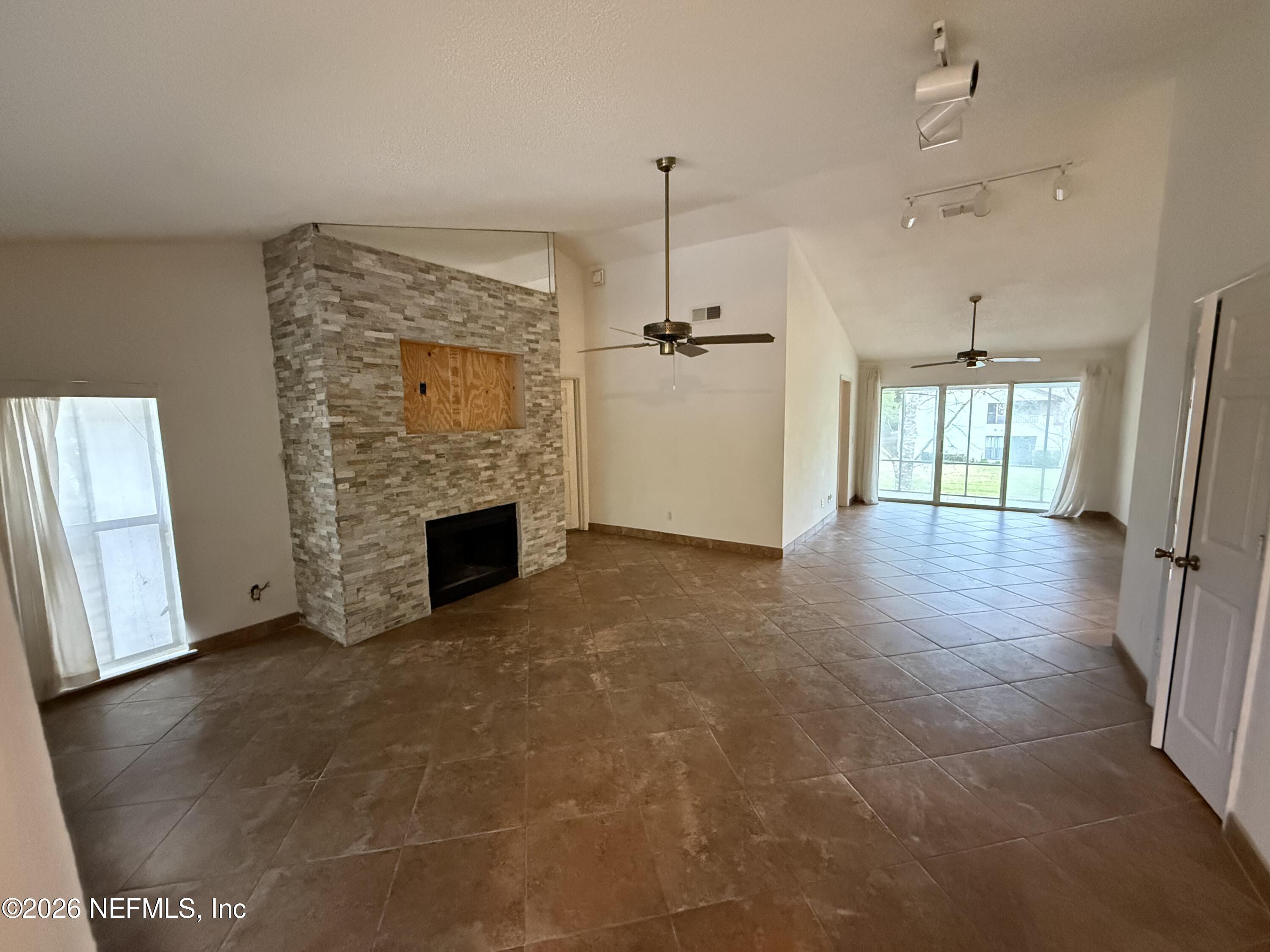 1102 WOOD HILL Place 1102