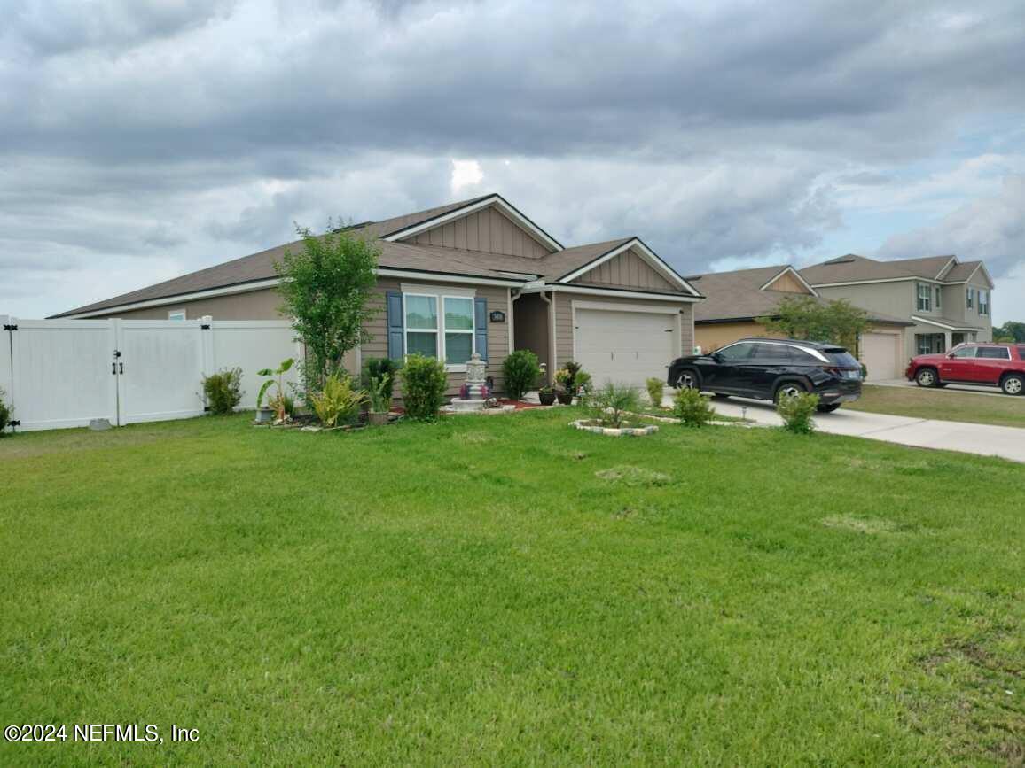 Green Cove Springs, FL home for sale located at 3406 Canyon Falls Drive, Green Cove Springs, FL 32043