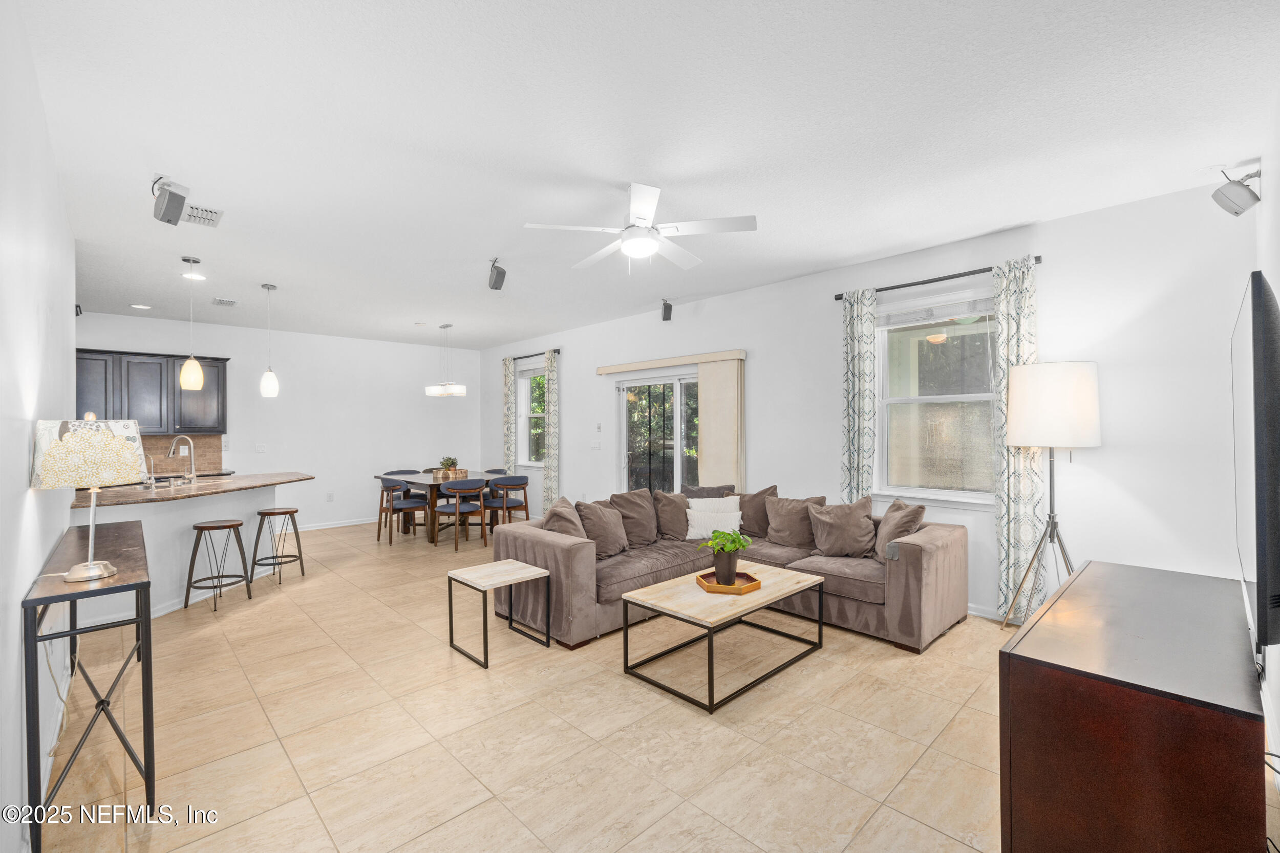 25 HOWLAND Drive