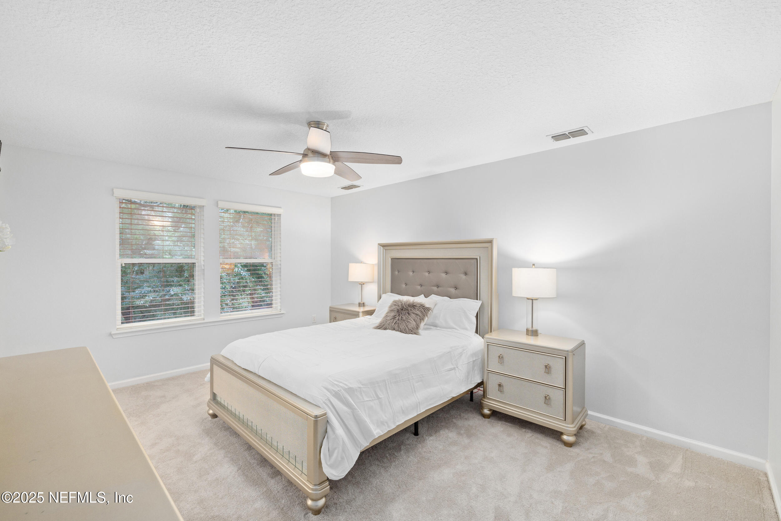 25 HOWLAND Drive