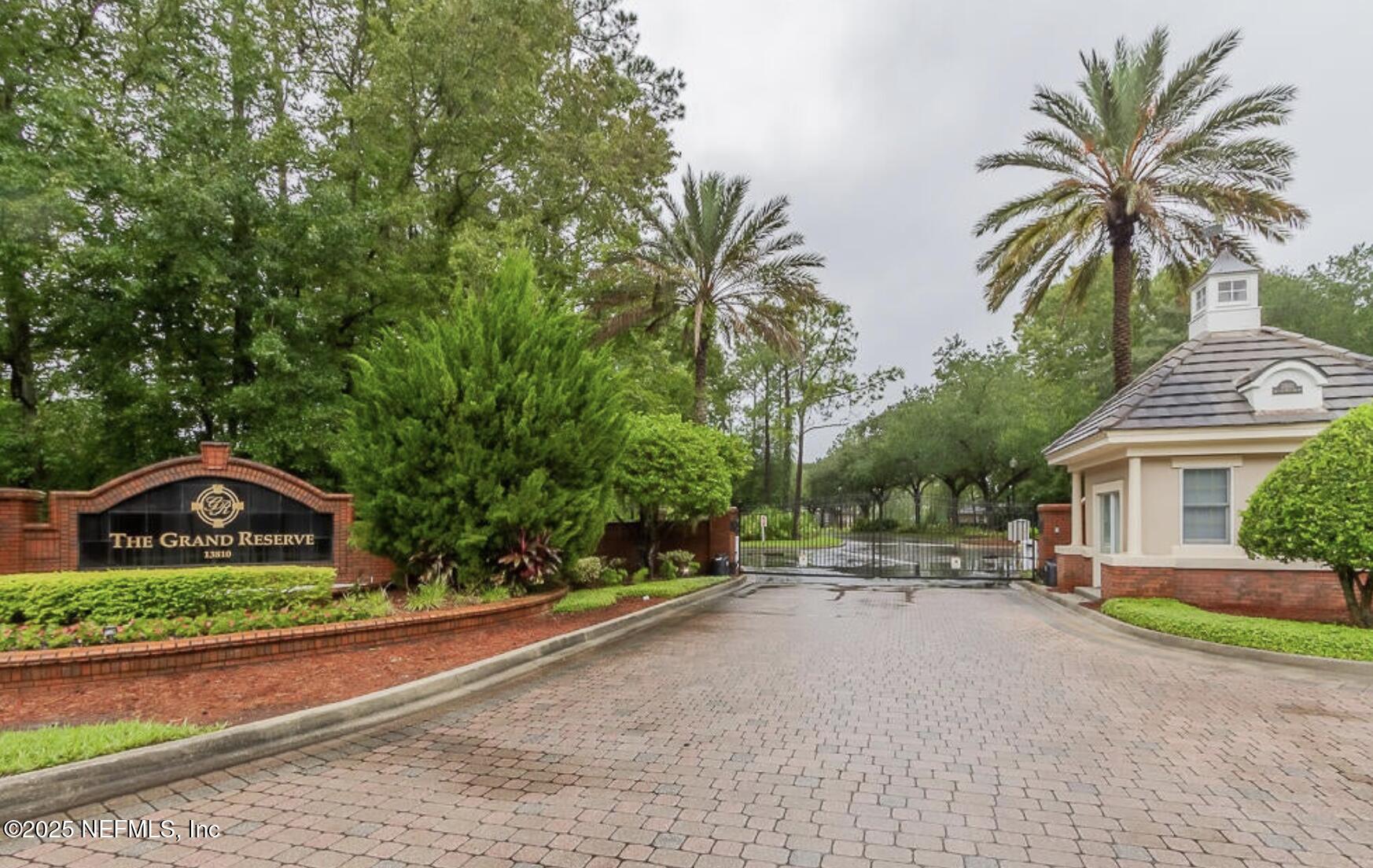 13810 SUTTON PARK Drive 1228