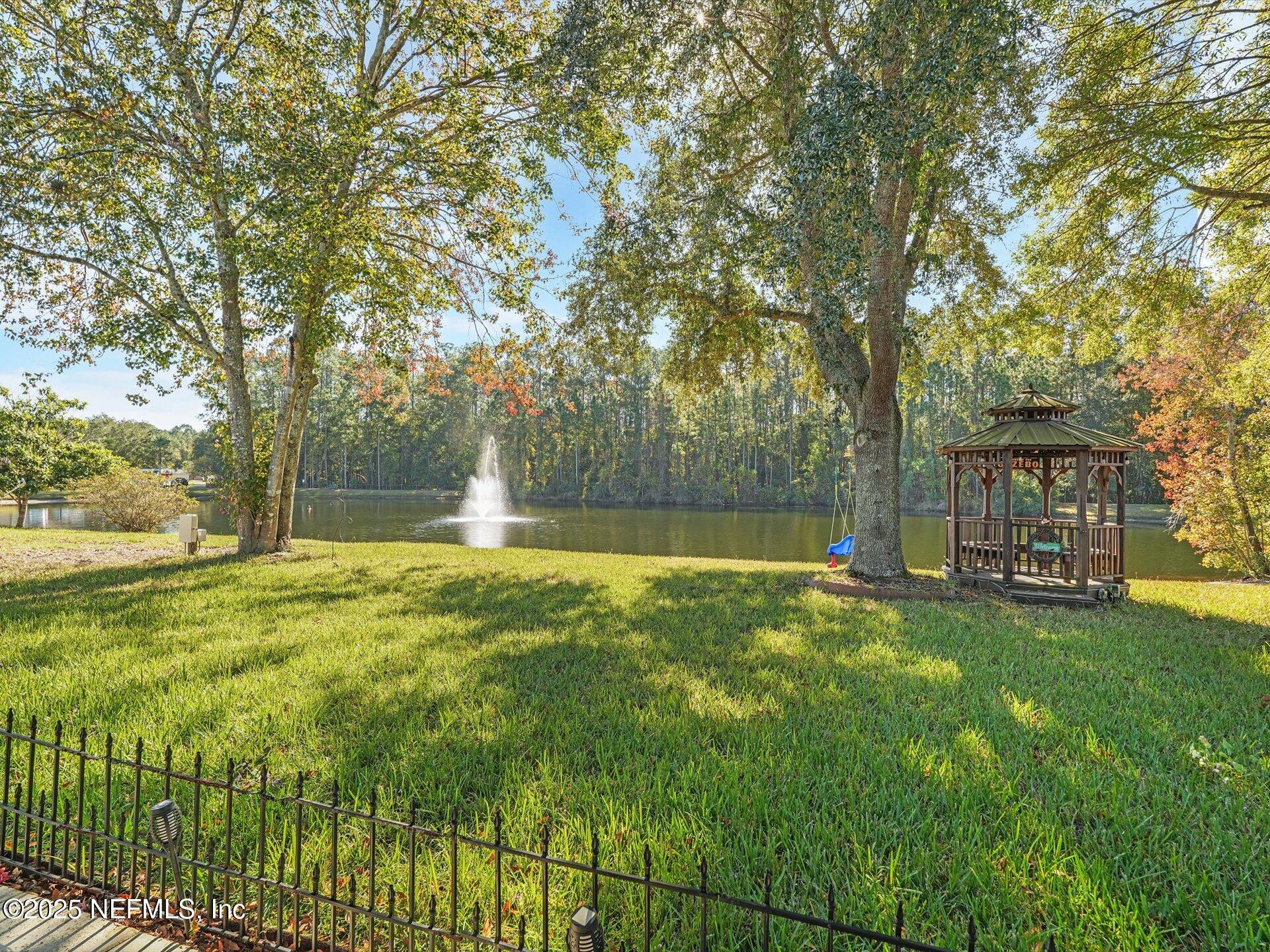 9736 CEDAR RIDGE Drive W