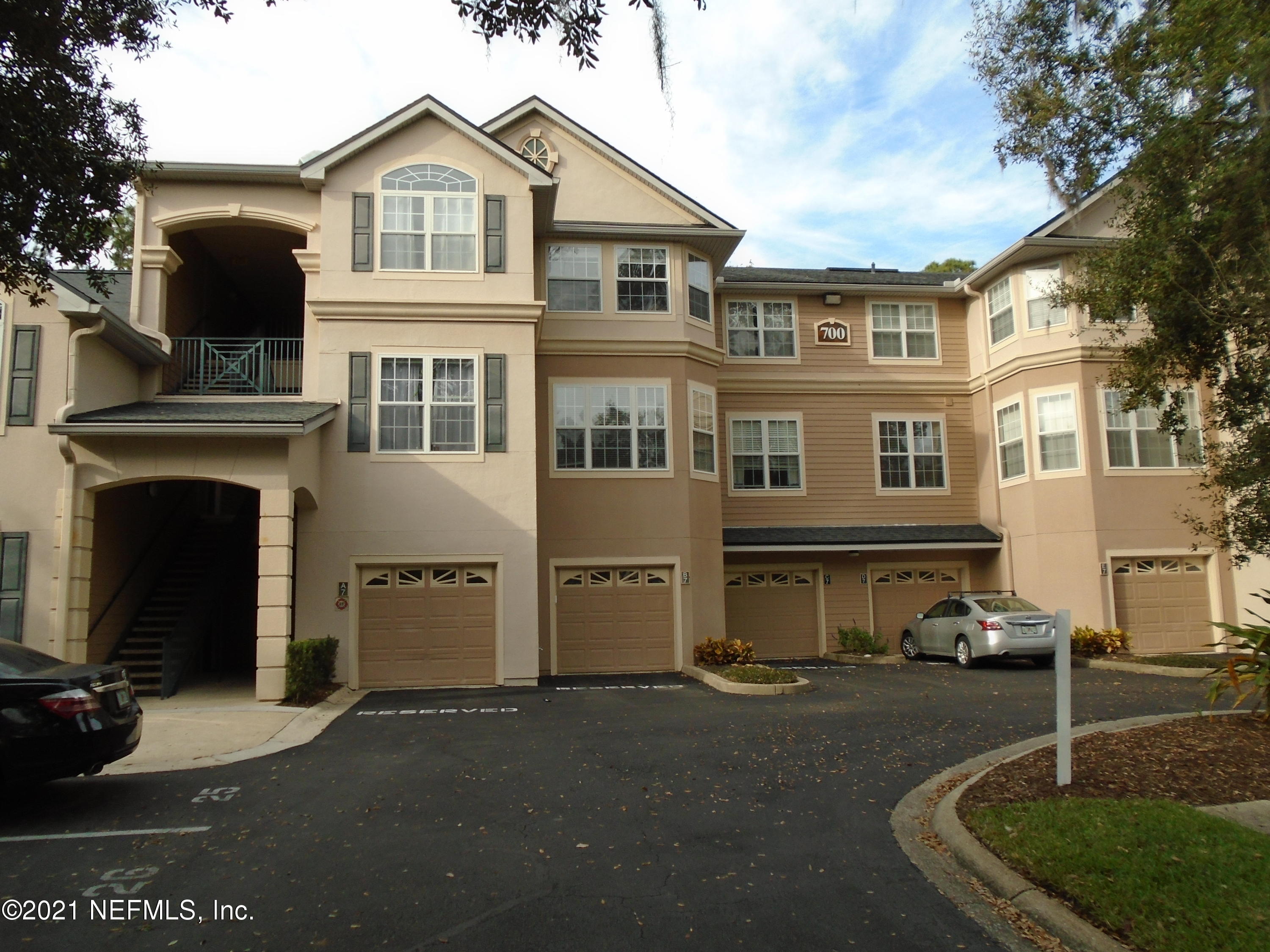 Jacksonville, FL home for sale located at 13810 Sutton Park Drive Unit 724, Jacksonville, FL 32224