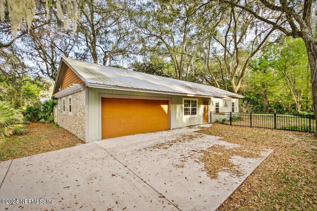 St Augustine, FL home for sale located at 1021 Kennedy Drive, St Augustine, FL 32084