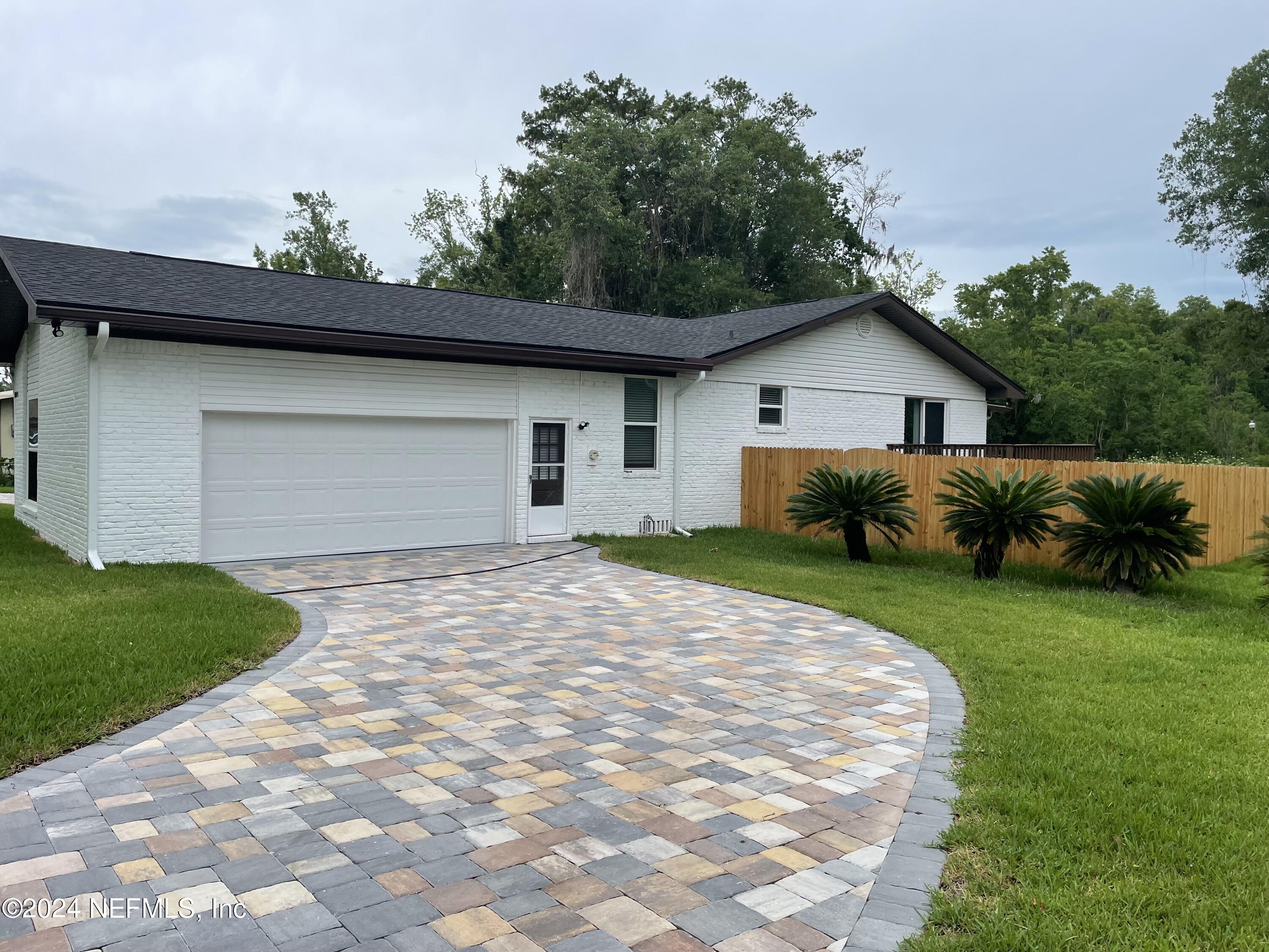 5609 HYDE PARK Circle