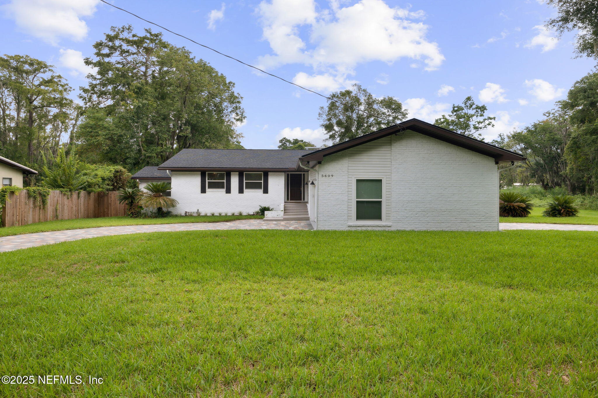 5609 HYDE PARK Circle