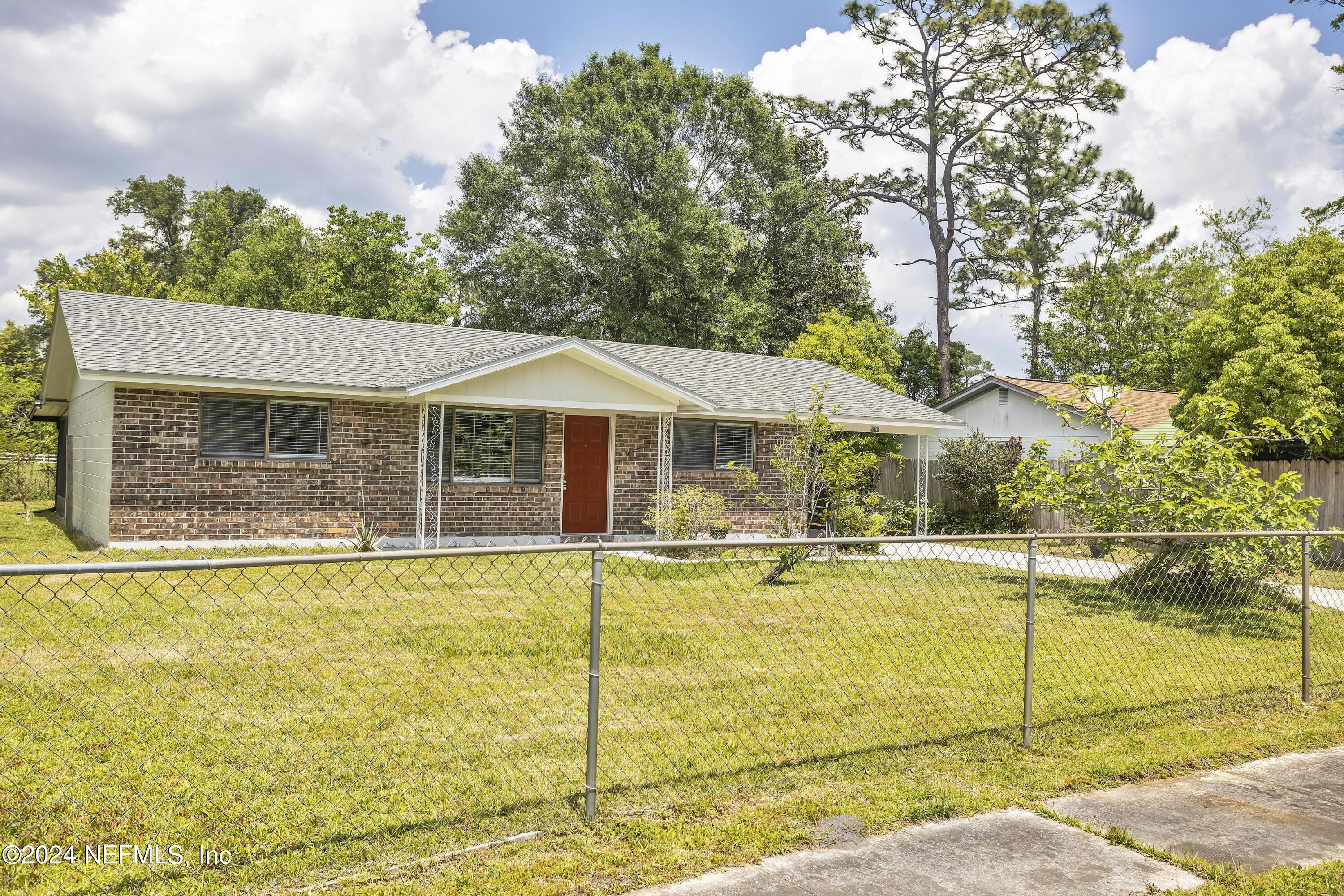 Jacksonville, FL home for sale located at 5191 BROKEN ARROW Drive N, Jacksonville, FL 32244