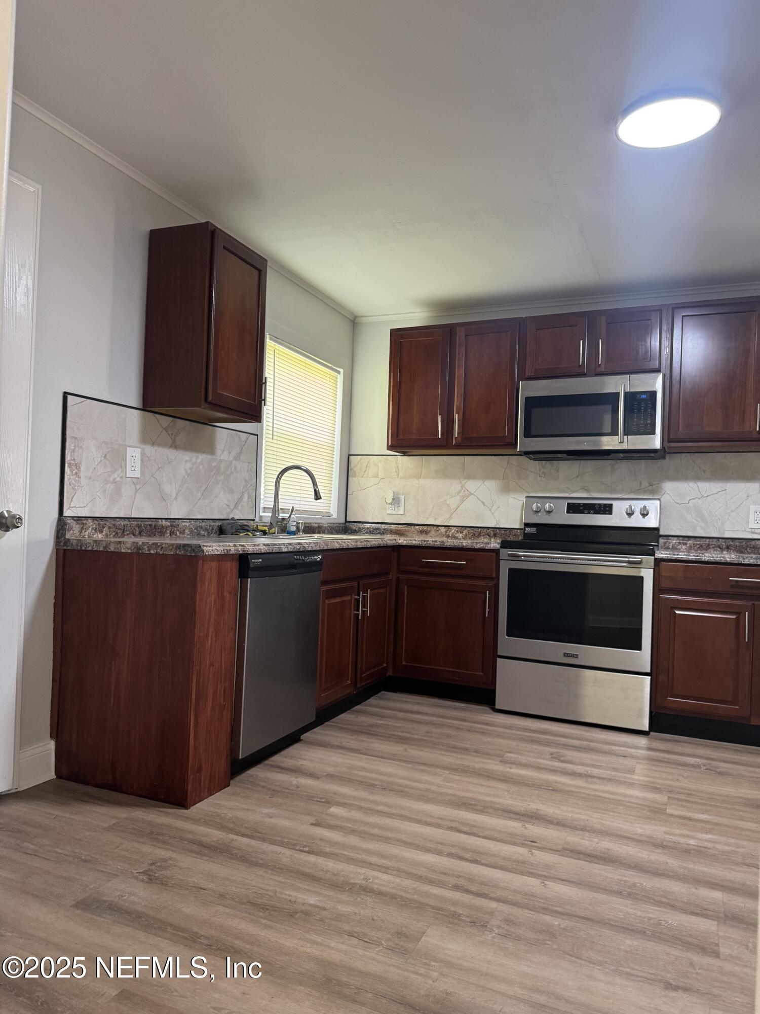3413 EVE Drive E