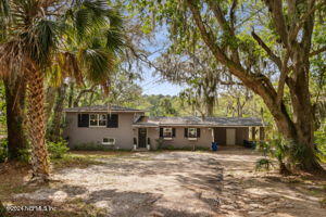 Jacksonville, FL home for sale located at 10111 Lake View Road West W, Jacksonville, FL 32225