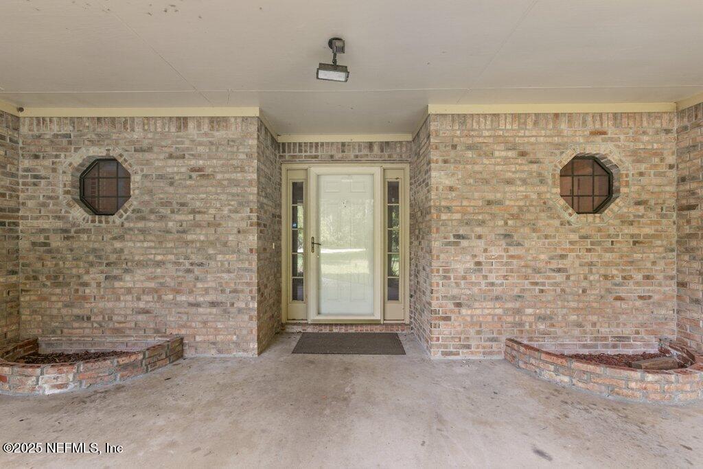 550 ROBERTS Road