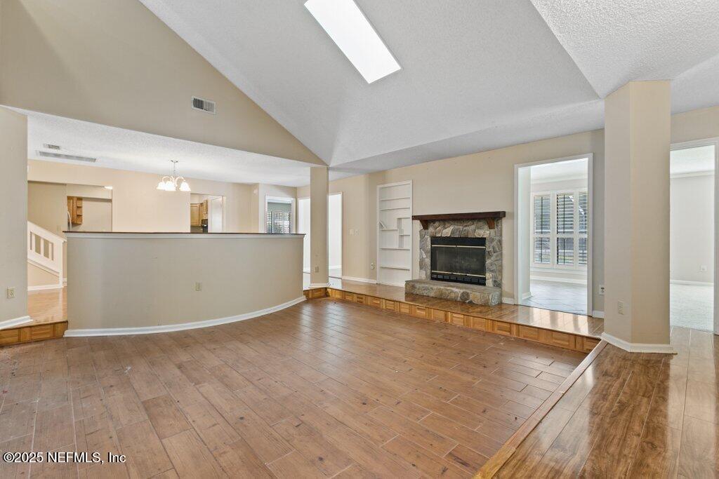 550 ROBERTS Road