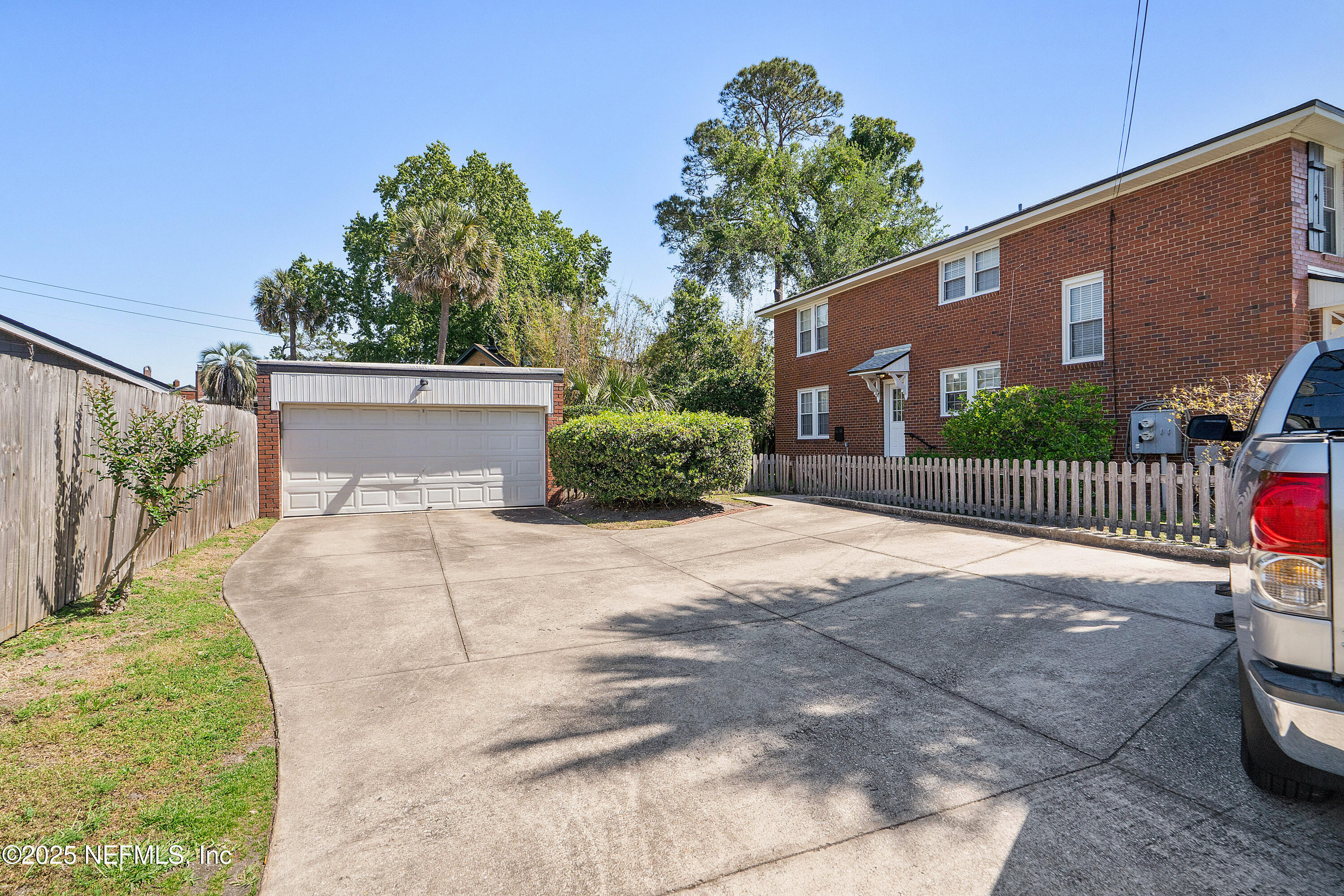 1233/1235 BELMONT Terrace