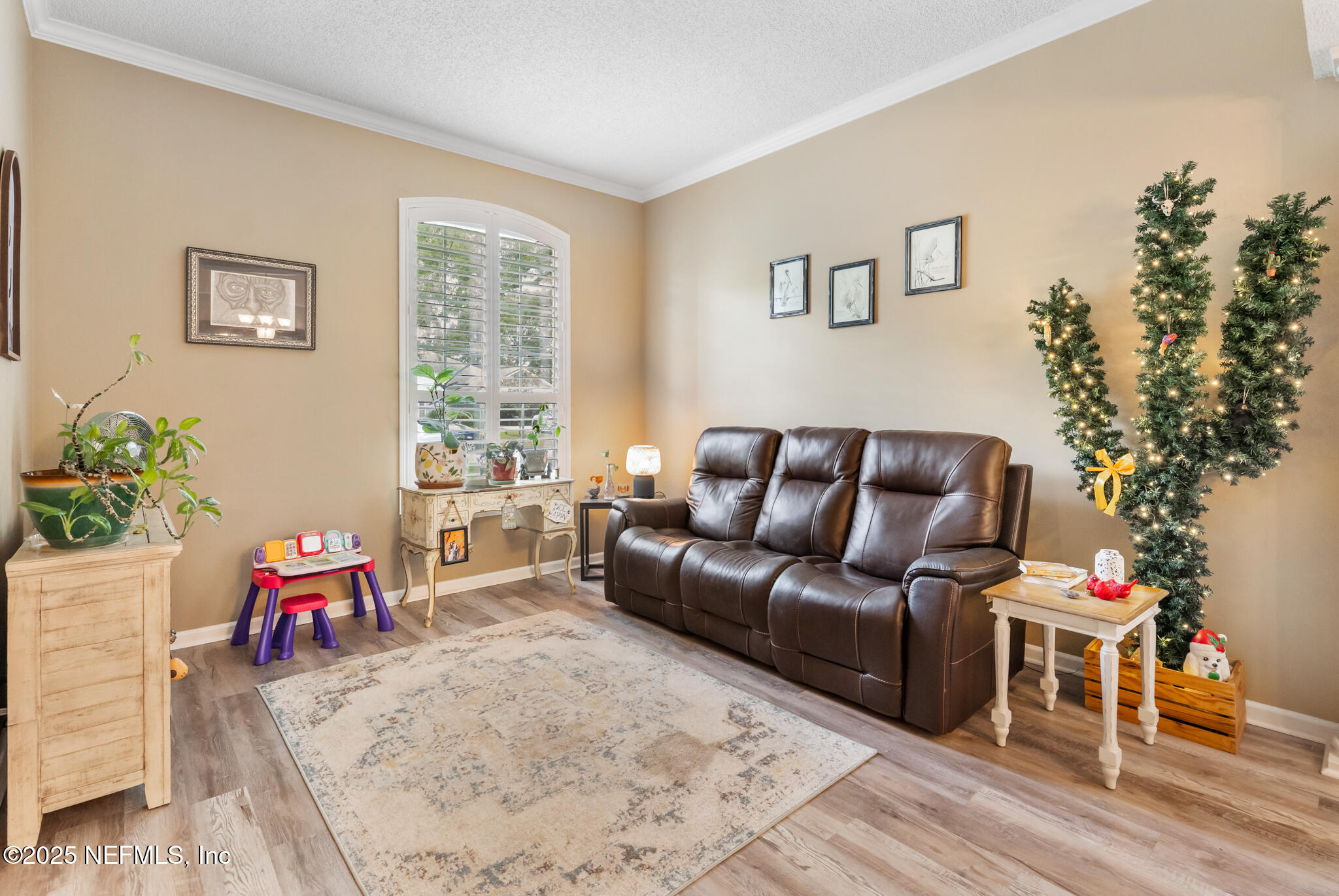1049 FLORA PARKE Drive