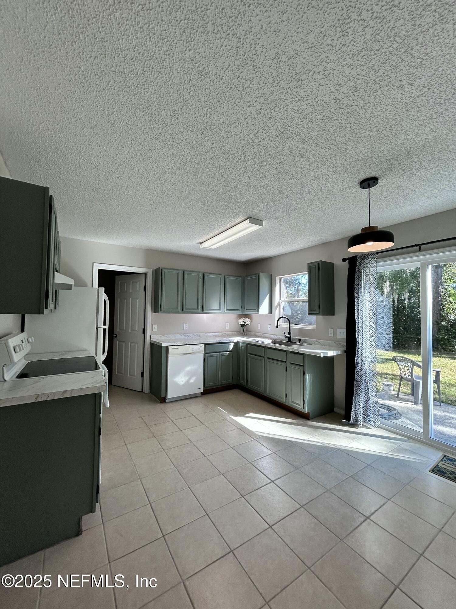 541 SERENADE Circle E