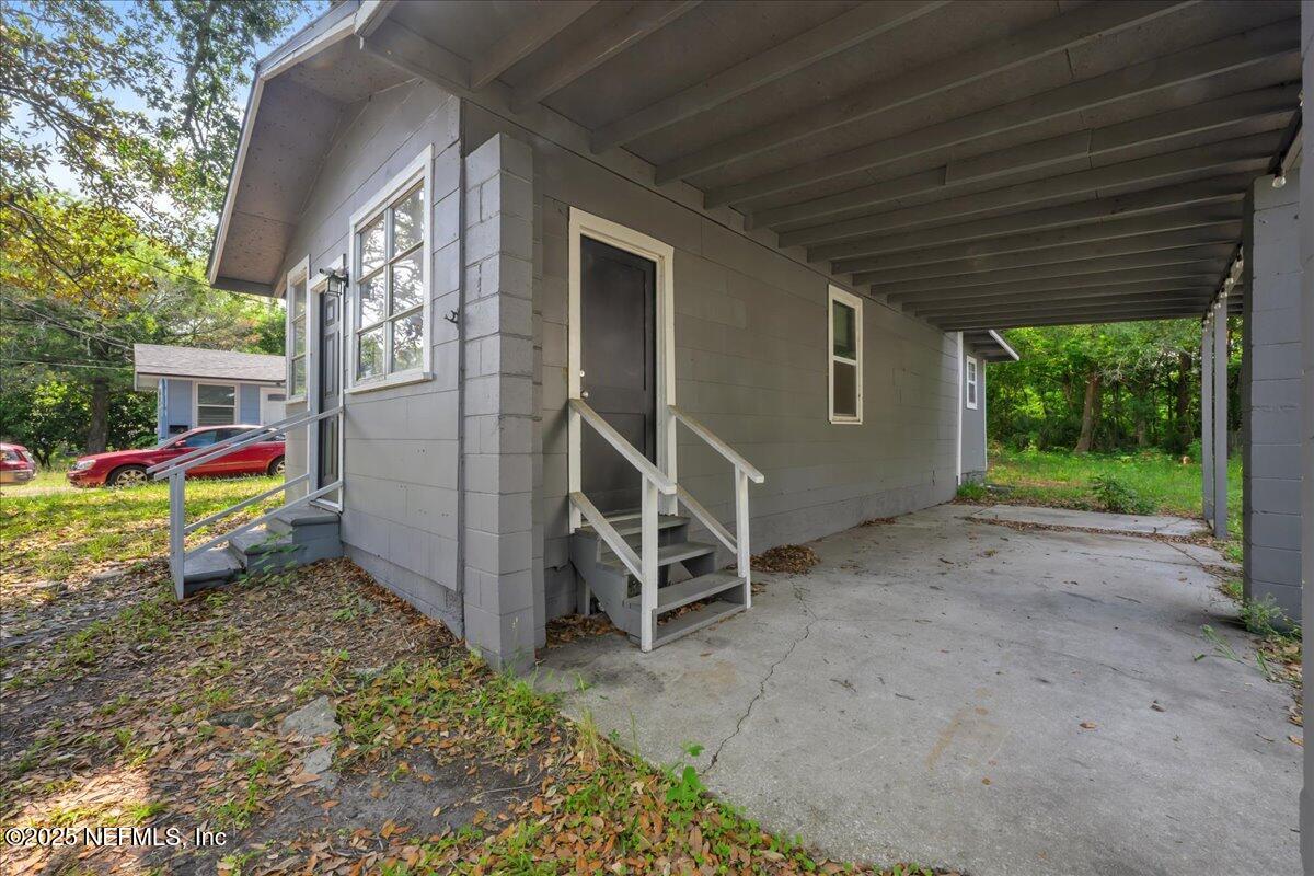2058 W 40TH Street