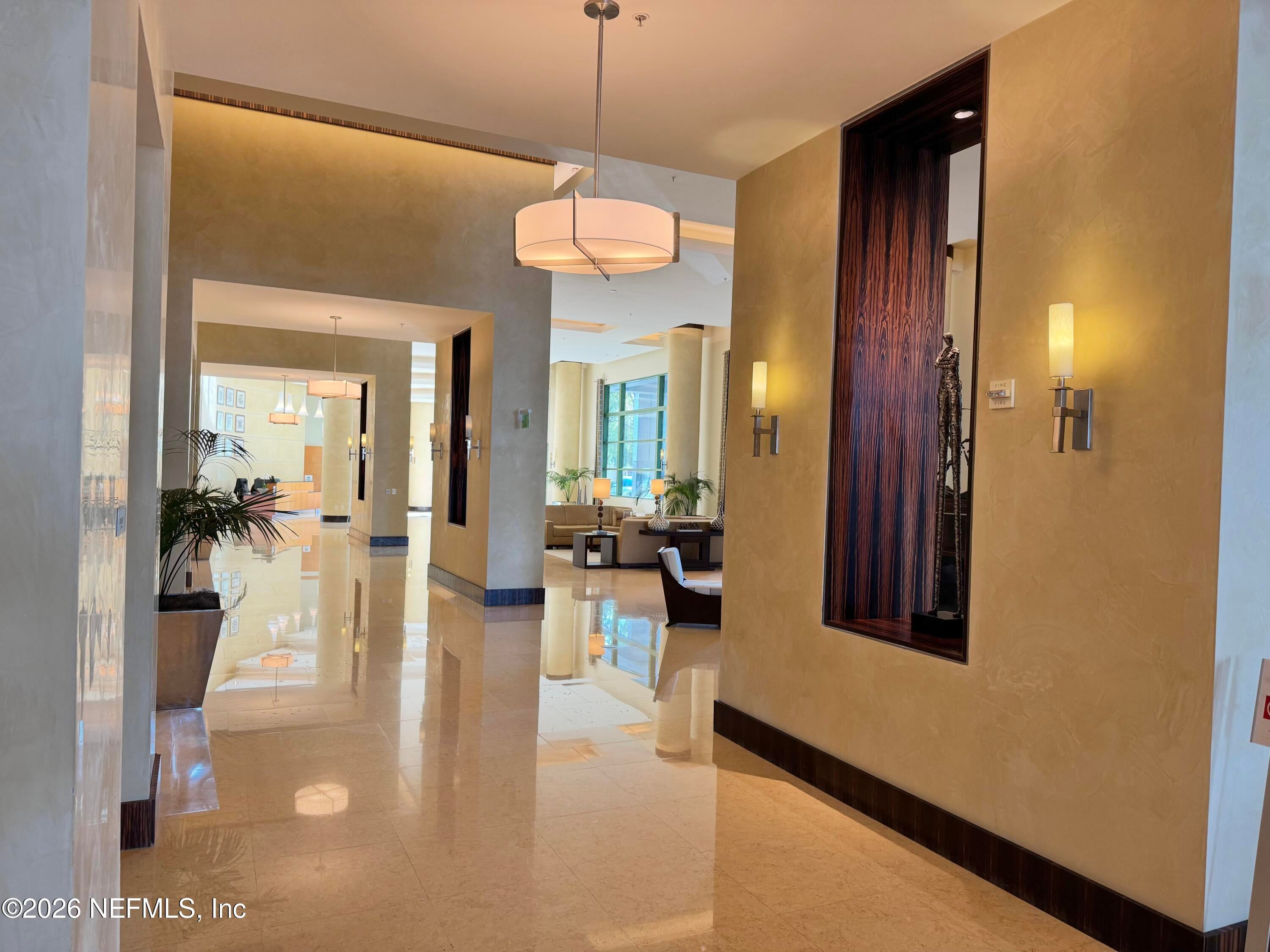 1431 RIVERPLACE Boulevard 1806