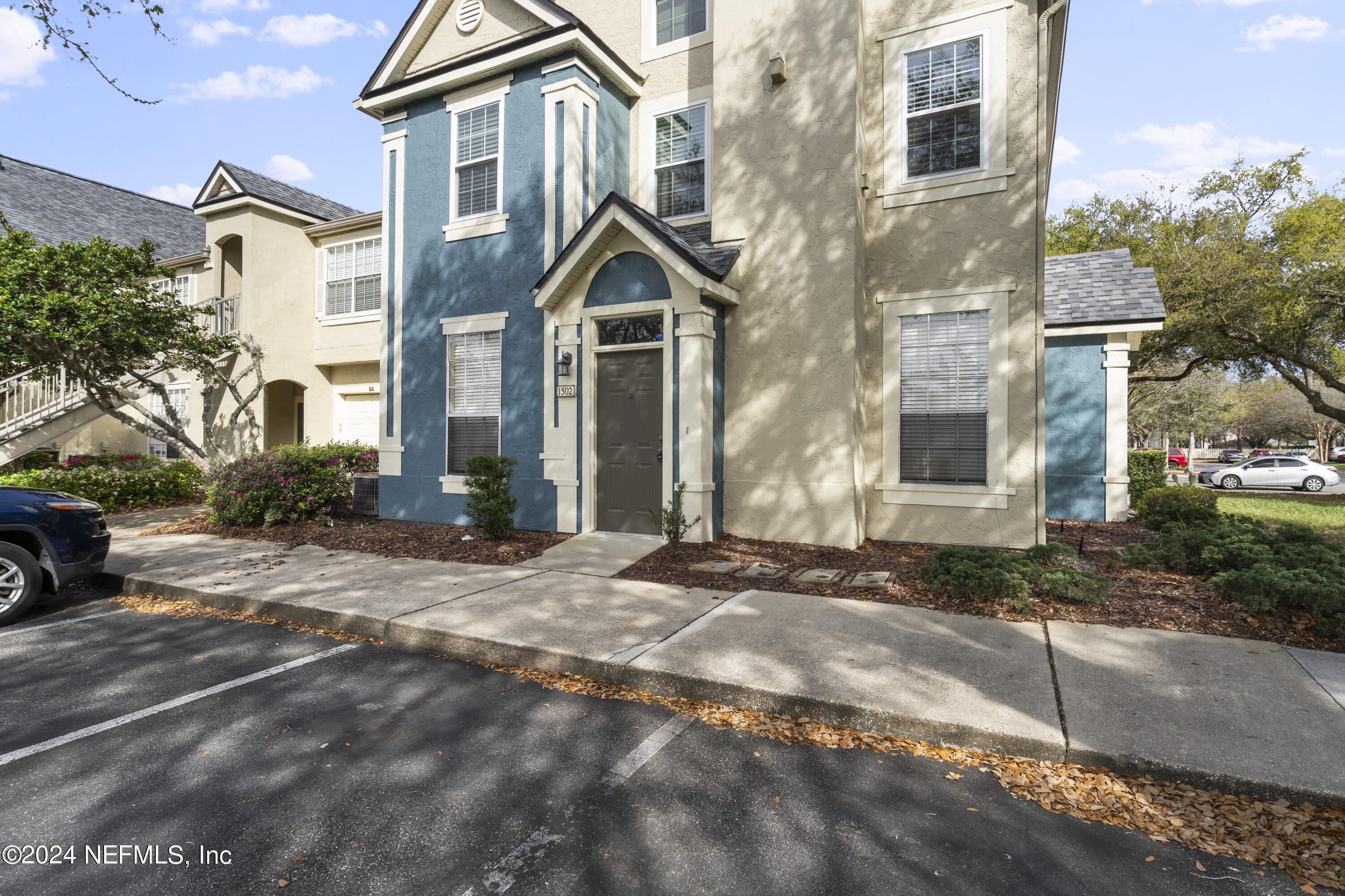 Jacksonville, FL home for sale located at 13703 Richmond Park Drive N UNIT 1502, Jacksonville, FL 32224