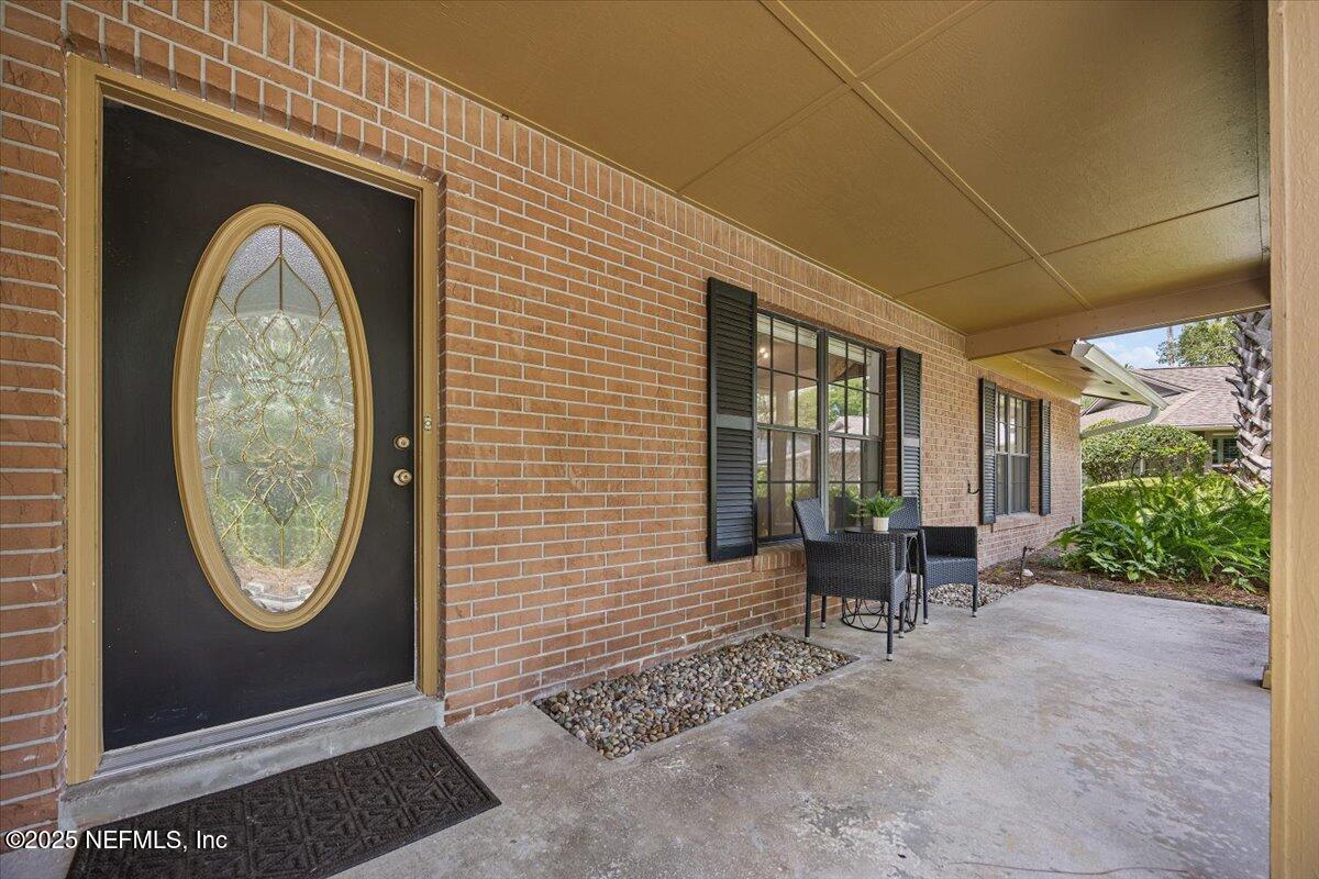 100 PALMERA Court