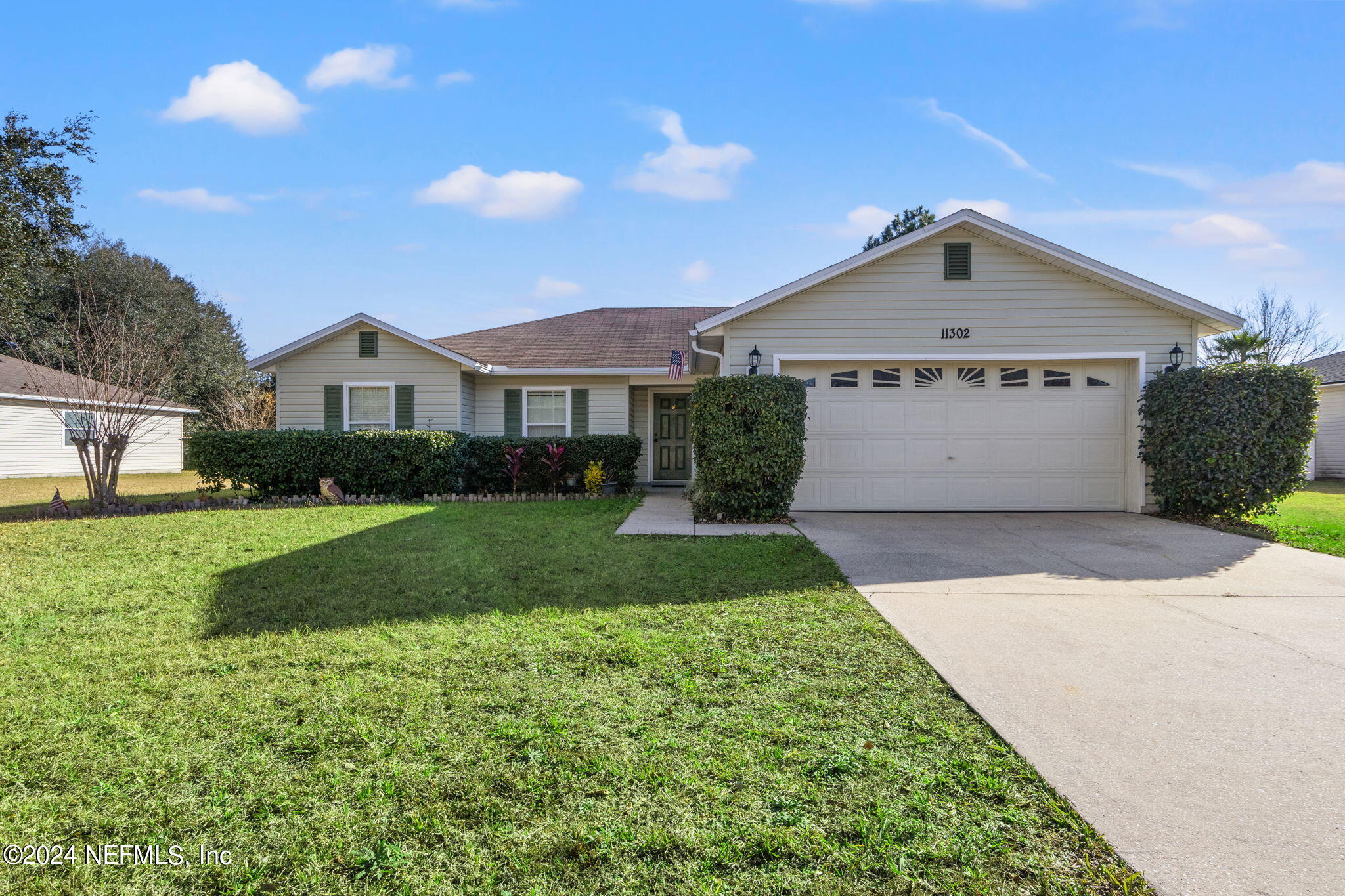 Jacksonville, FL home for sale located at 11302 MARTIN LAKES Drive N, Jacksonville, FL 32220