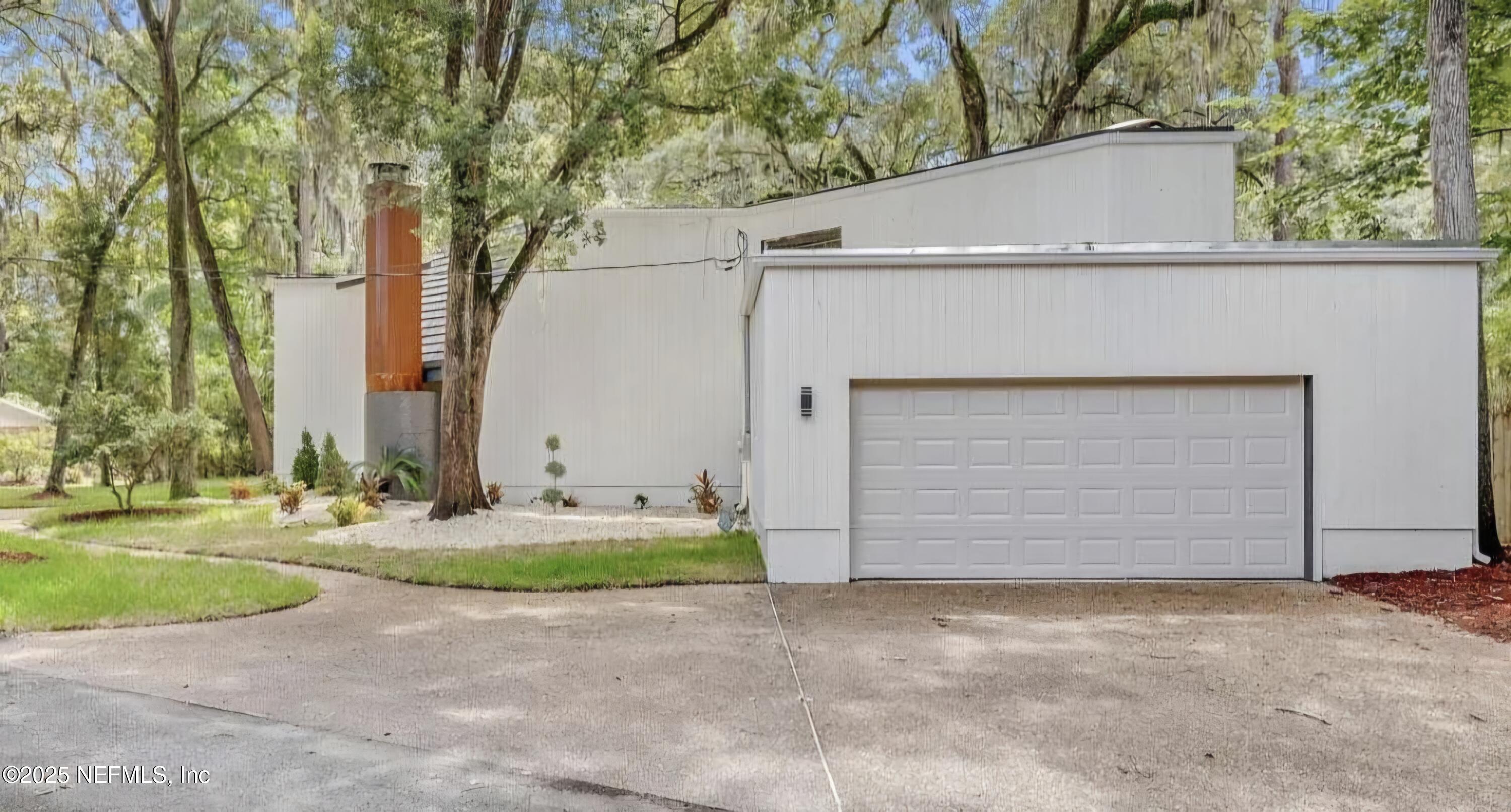 2970 SHADY Drive