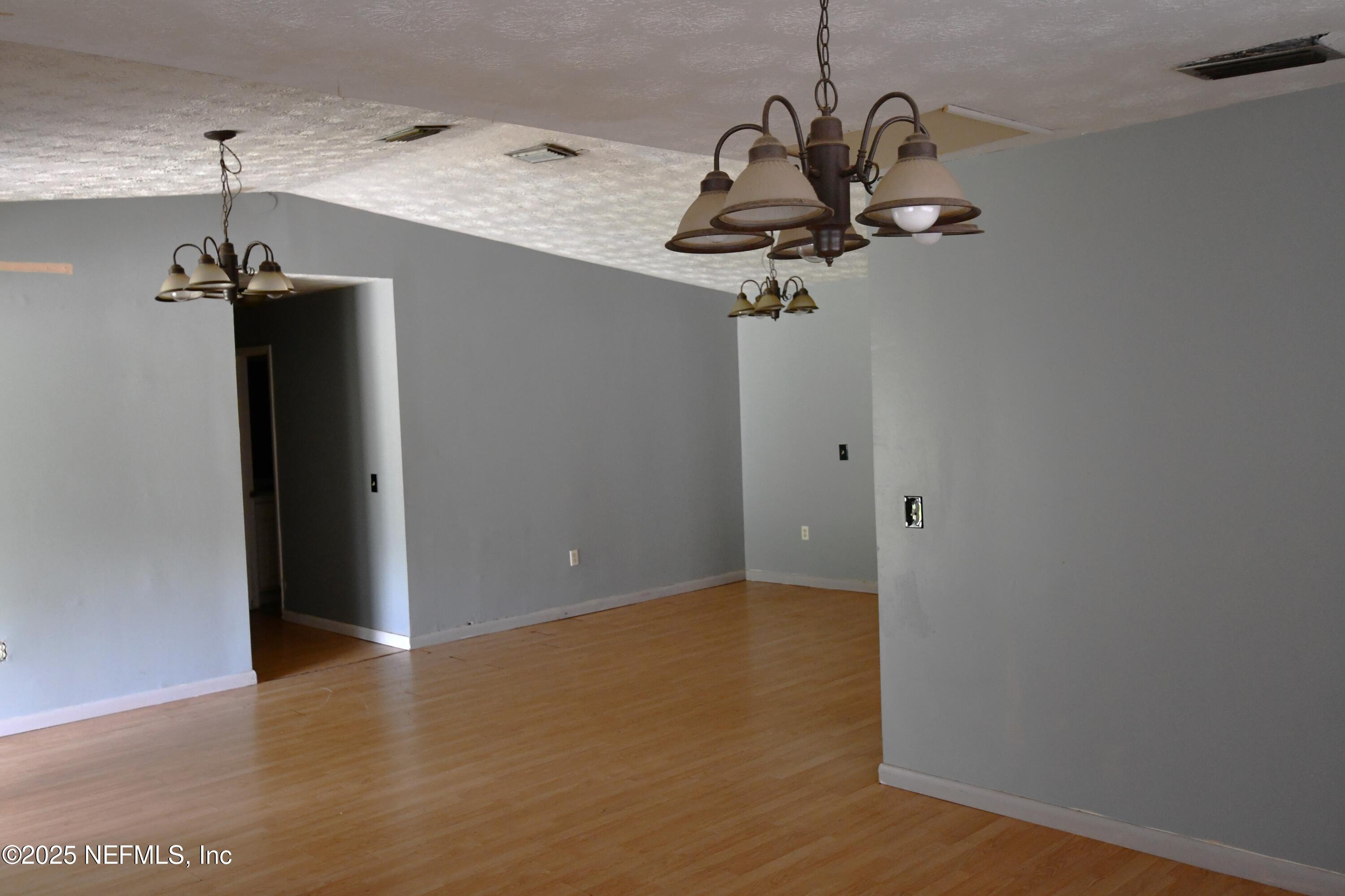 44135 LEE Drive
