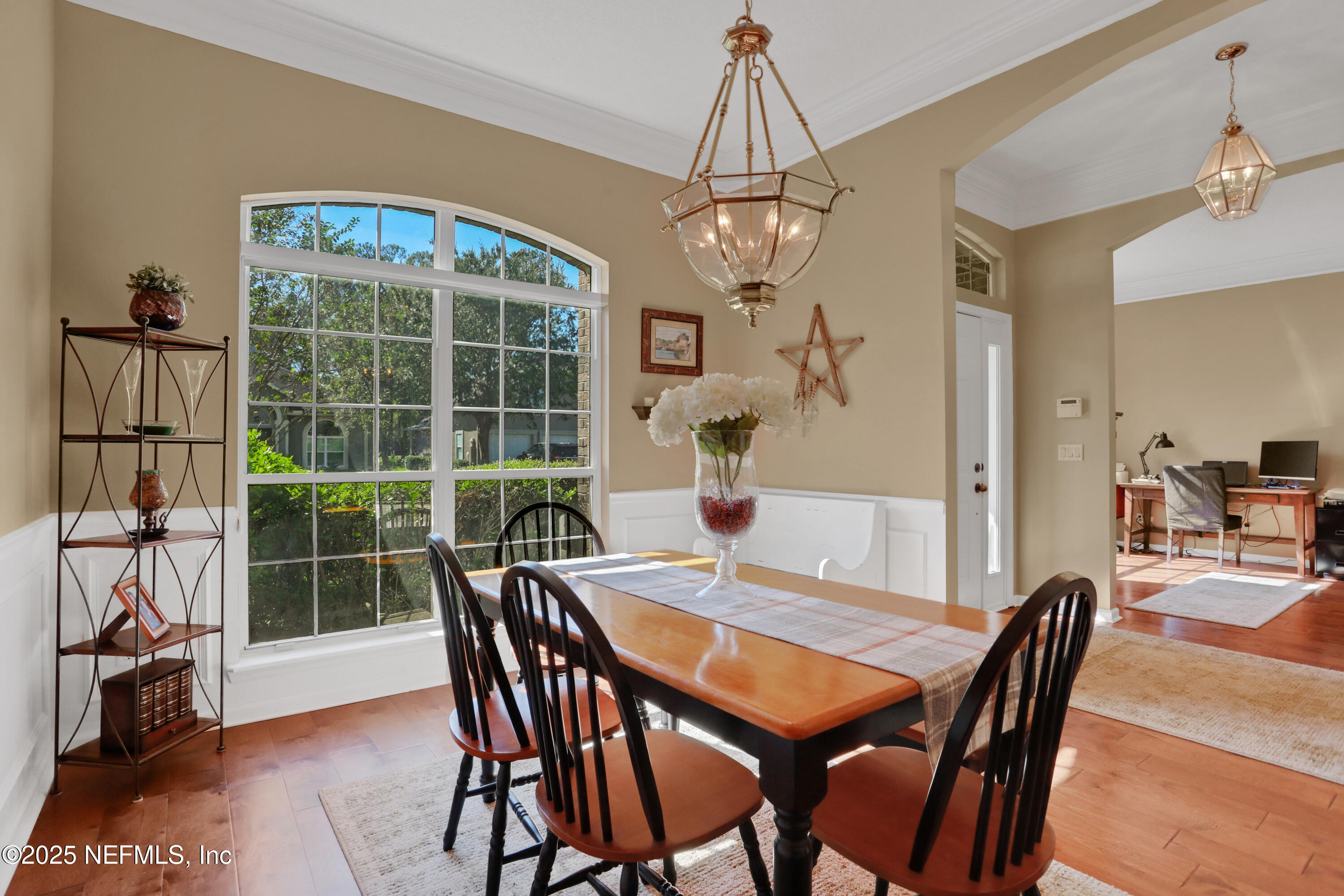 1685 PINECREST Drive