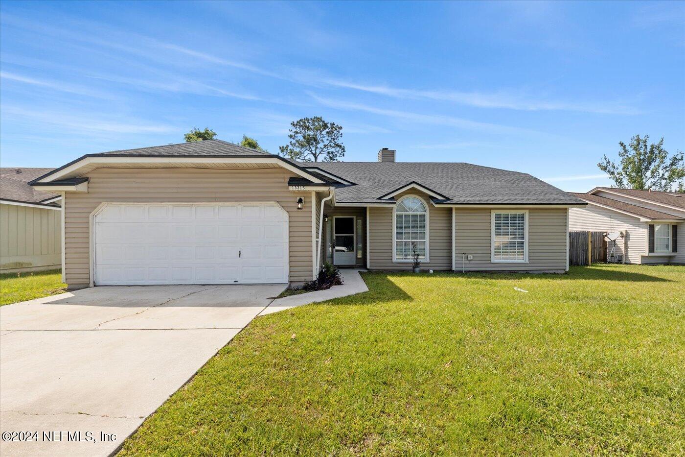 Jacksonville, FL home for sale located at 13315 Currituck Drive N, Jacksonville, FL 32225