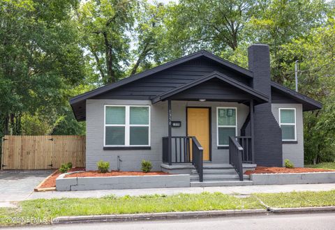 Photo of 1350 W 19TH Street, Jacksonville, FL 32209 (MLS # 2150001)