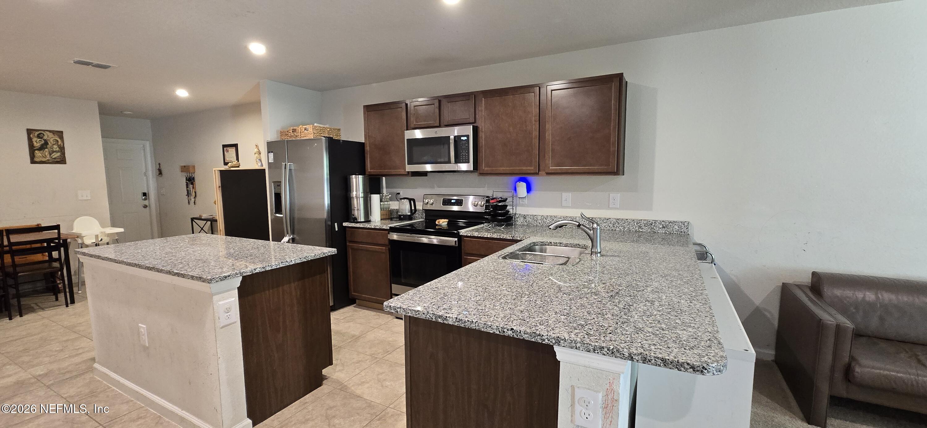 5960 CREEKSIDE CROSSING Drive