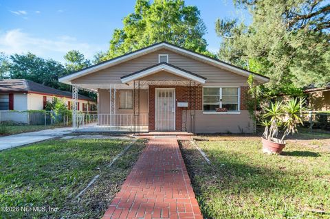 Photo of 1824 W 10TH Street, Jacksonville, FL 32209 (MLS # 2142148)