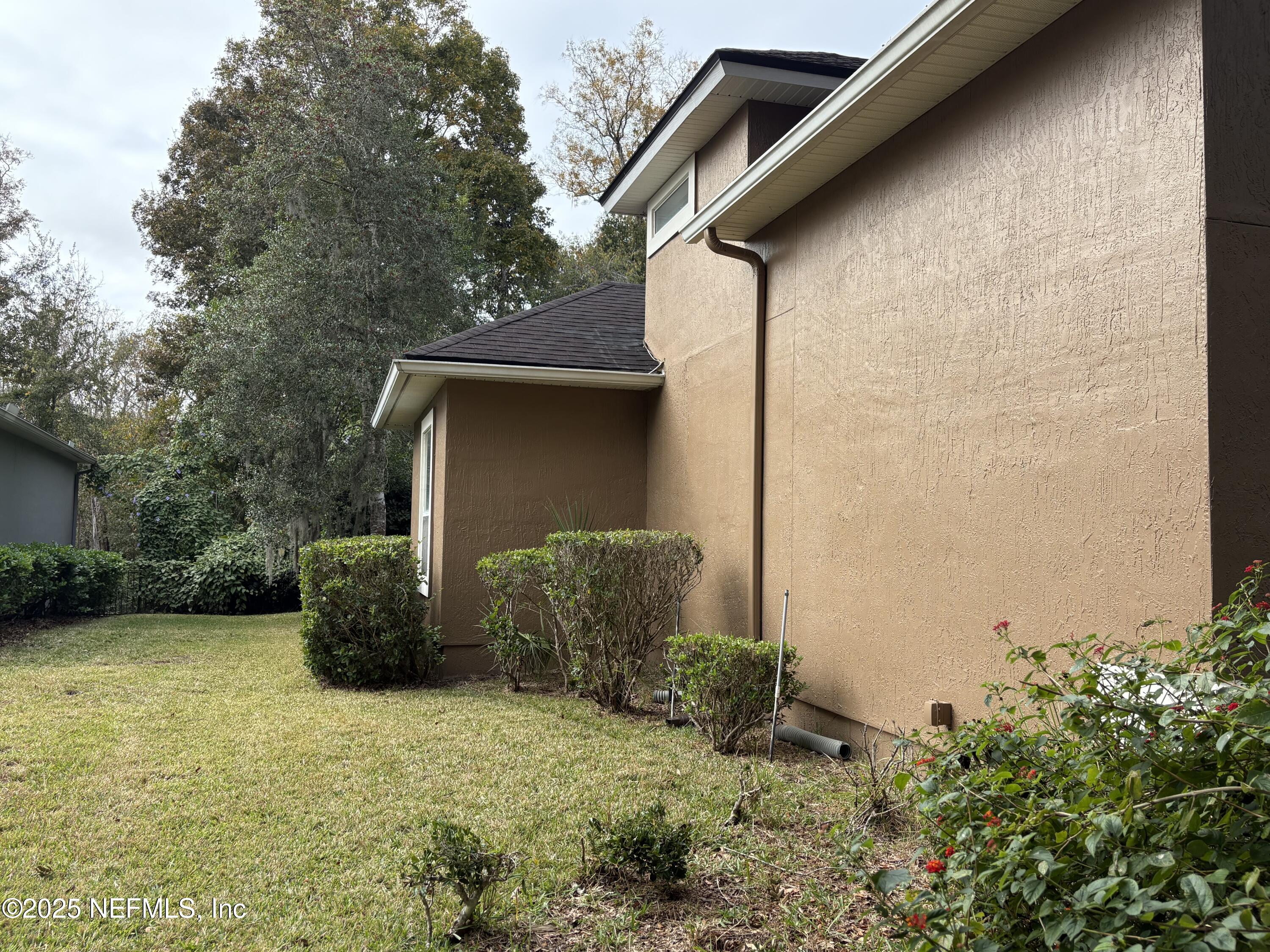 2394 W CLOVELLY Lane