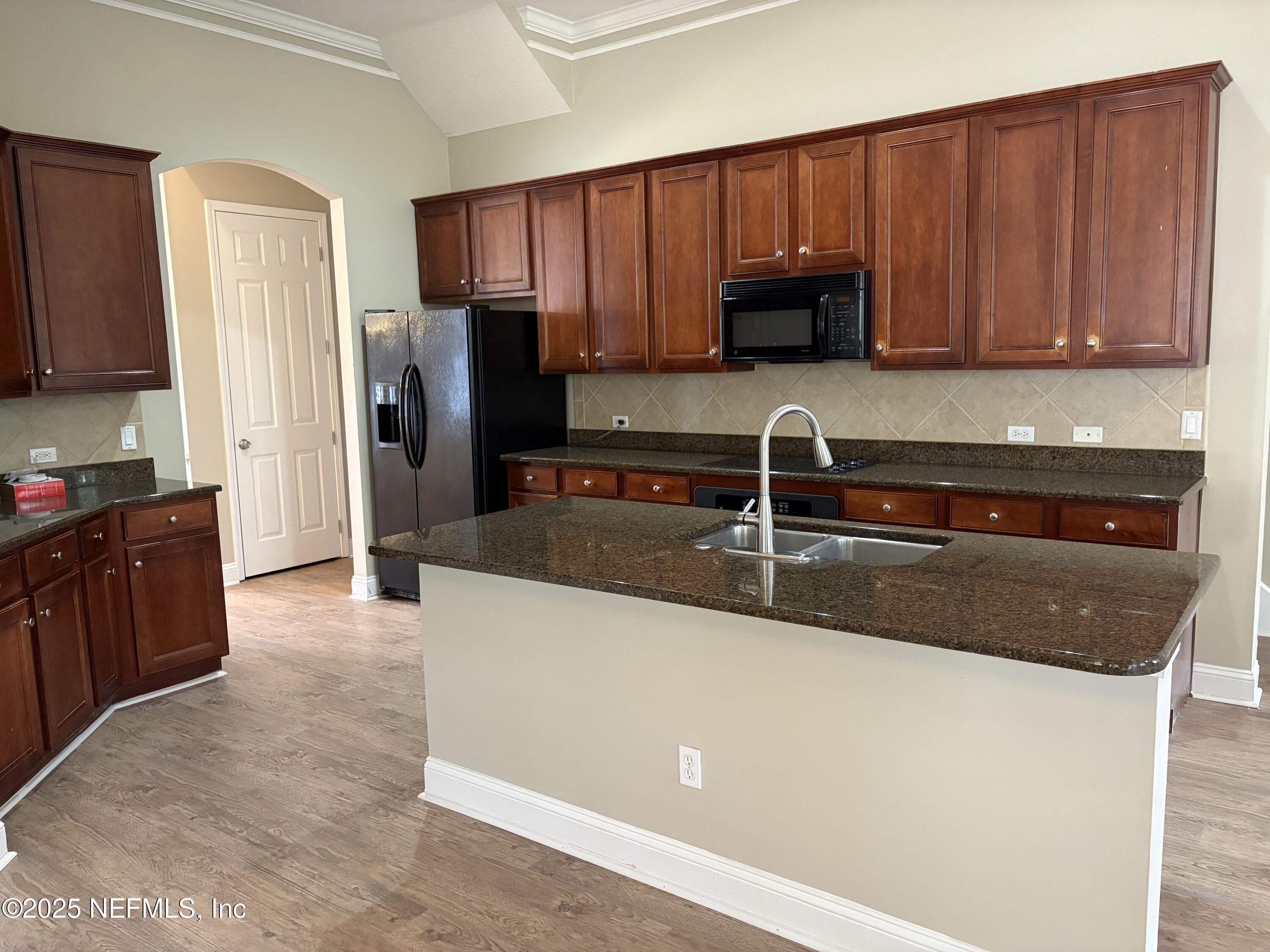 2394 W CLOVELLY Lane