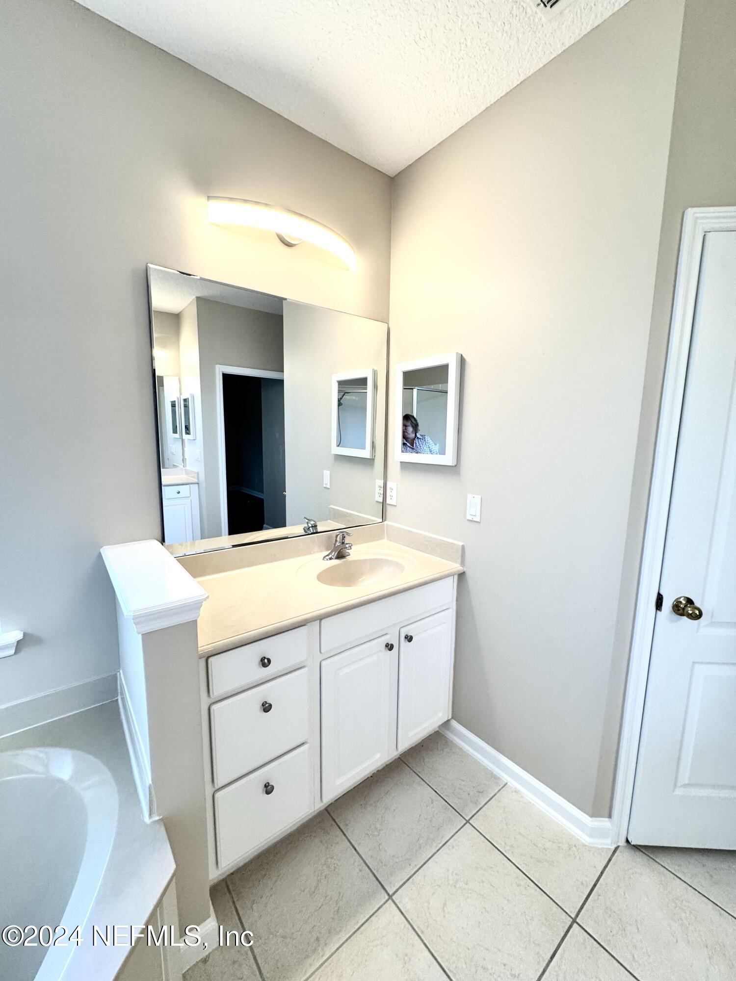 Fleming Island, Florida 32003, United States, 4 Bedrooms Bedrooms, ,3 BathroomsBathrooms,Residential,Pending,30071