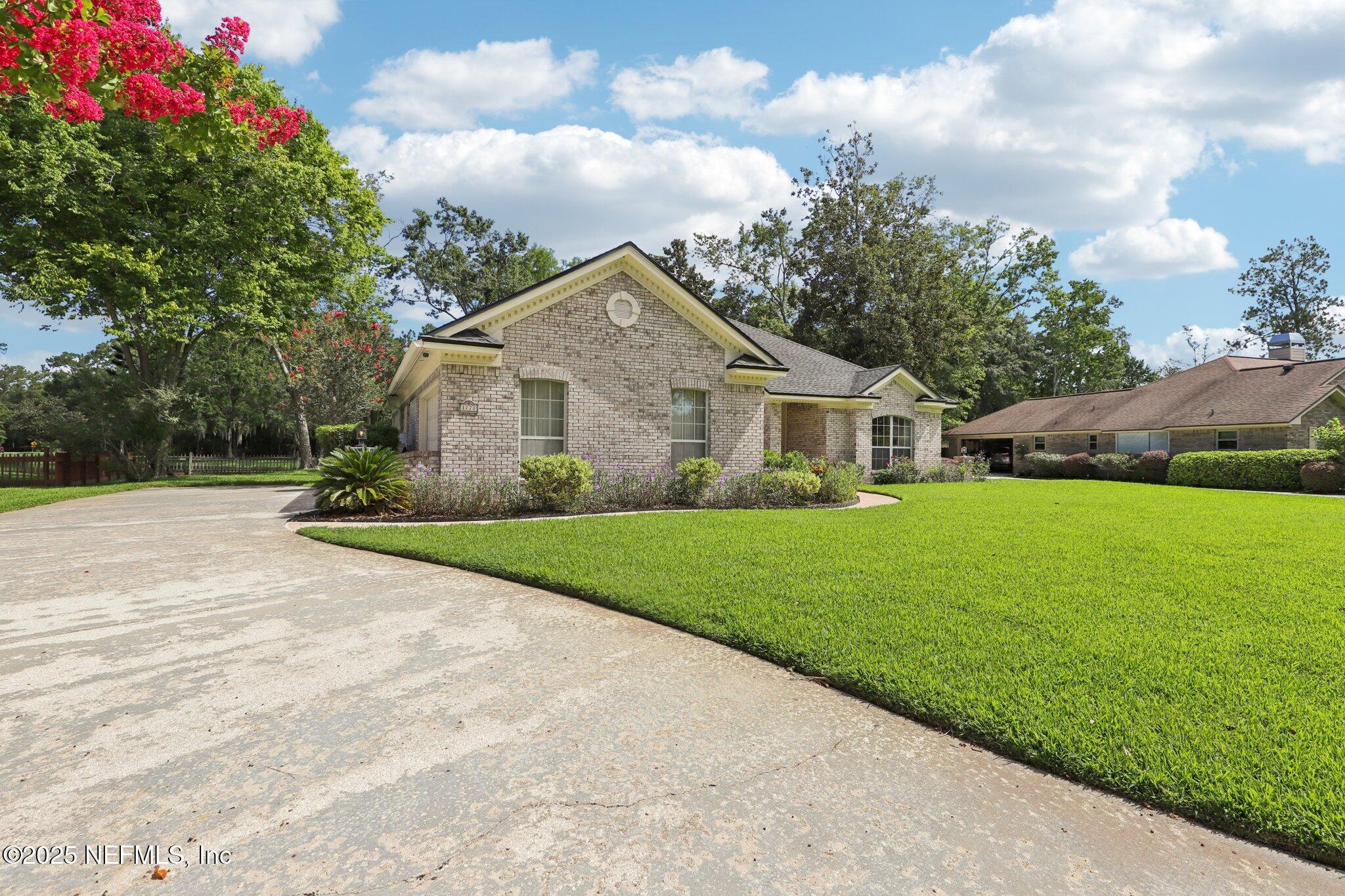 1778 LONG SLOUGH Walk