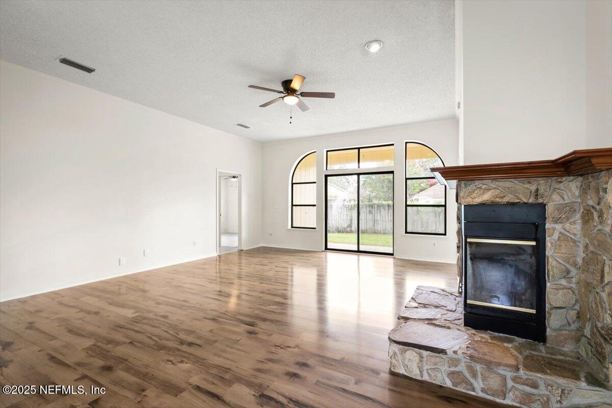 8882 IVYMILL Place N